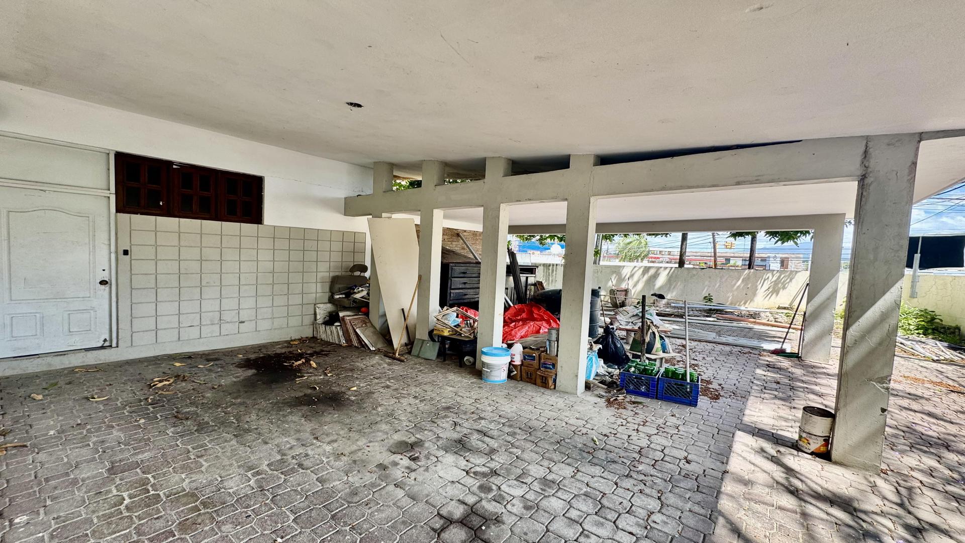 oficinas y locales comerciales - LOCAL CON 640MTS DE RENTA EN AVENIDA PRINCIPAL SANTIAGO 2
