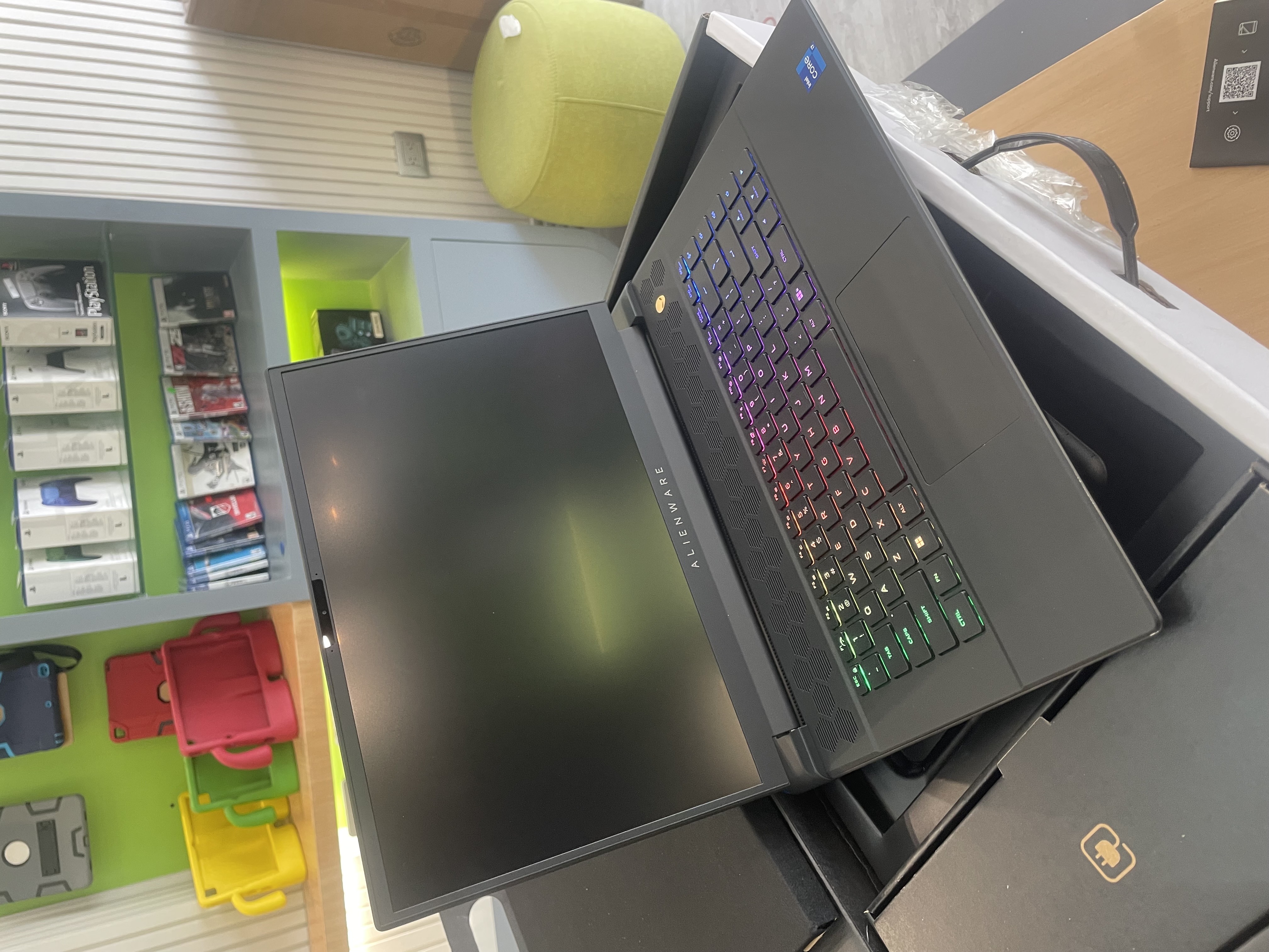 computadoras y laptops - LAPTOP ALIENWARE 13th generación INTEL CORE i7 RTX 4070 16Gb de ram 1Tb SSD