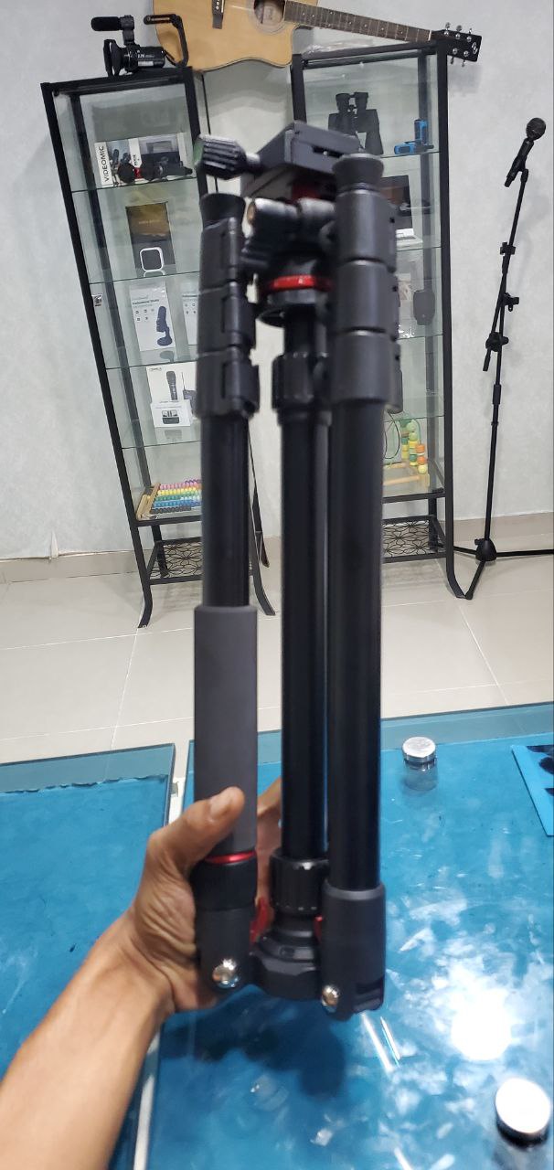 accesorios para electronica - Trípode Profesional - Para Camaras y Telefonos 1
