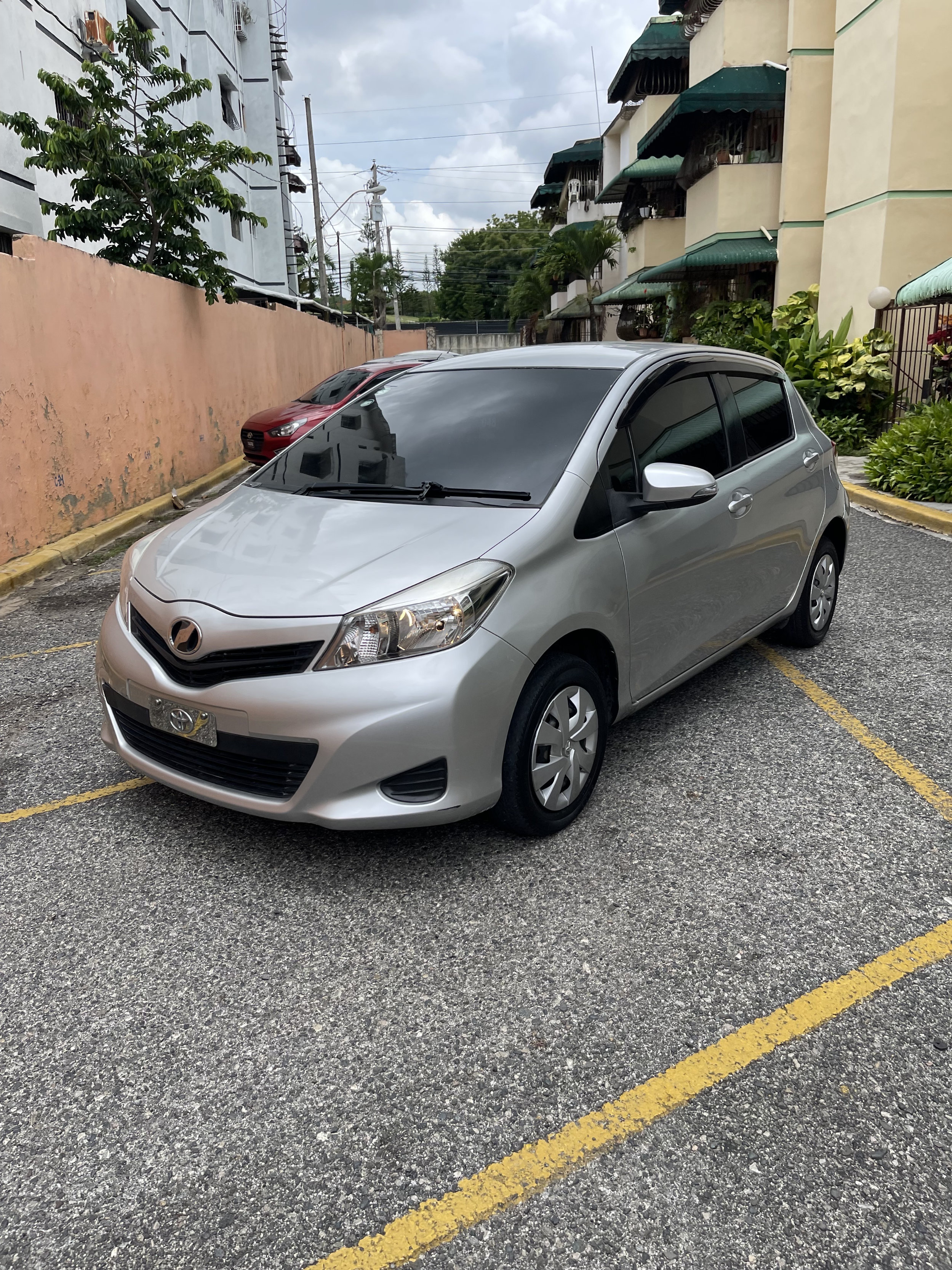 carros - Toyota Vitz 2012 4 pistones  9