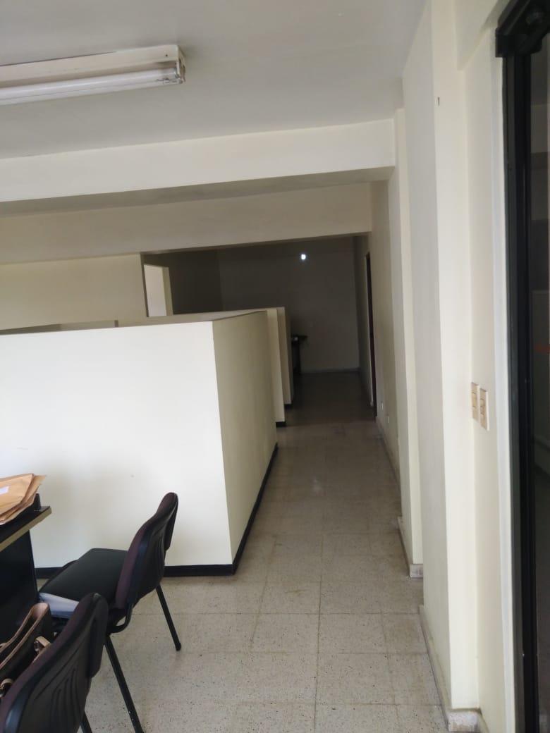 oficinas y locales comerciales - ALQUILO Local Comercial 4
