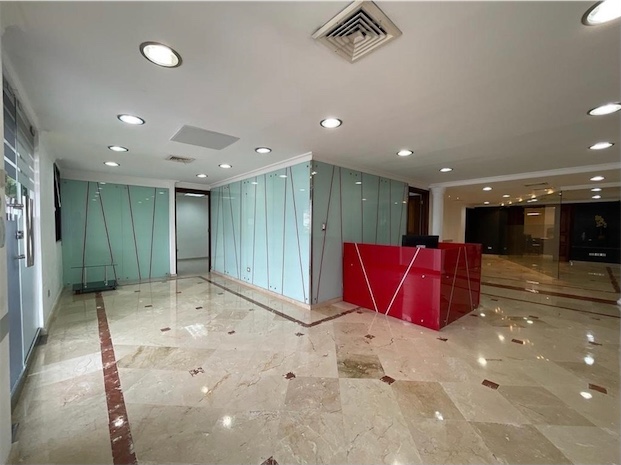 oficinas y locales comerciales - Local en Naco Amplio 1
