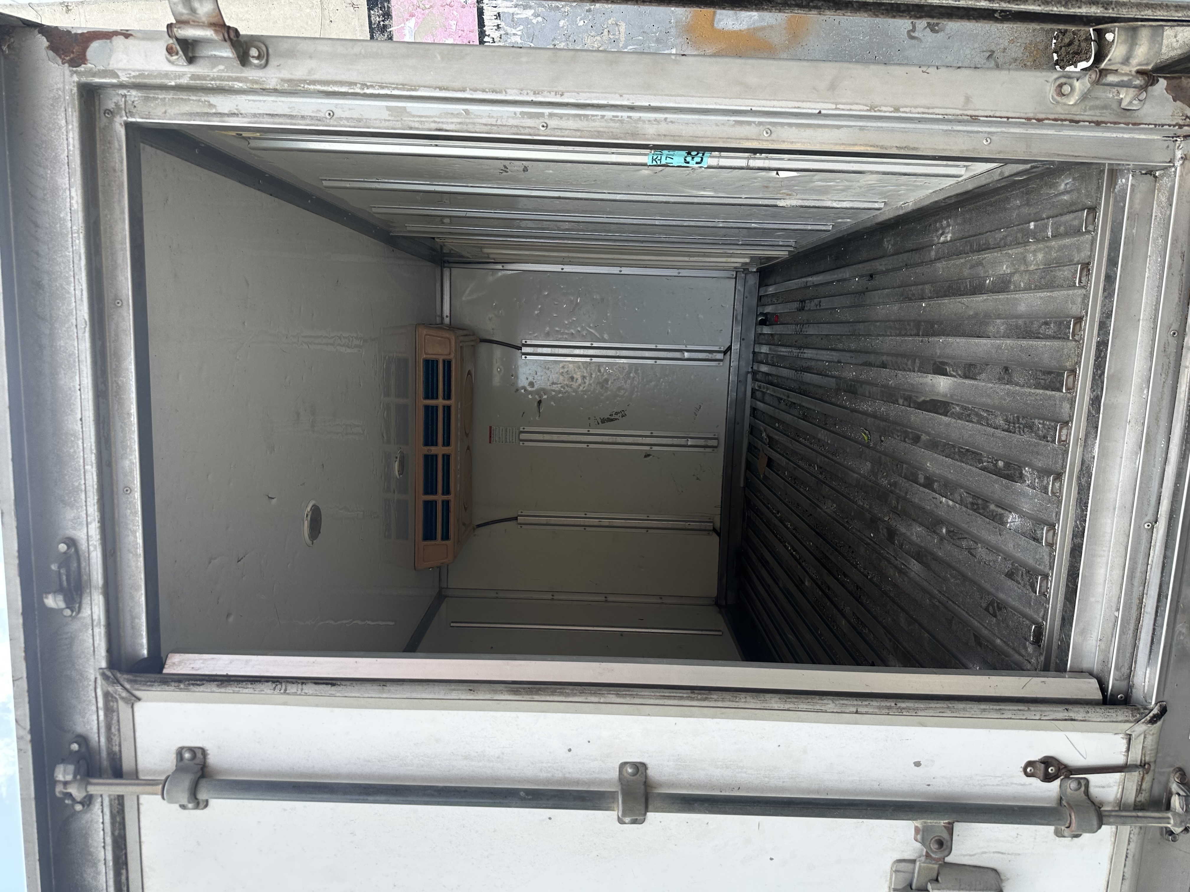 jeepetas y camionetas - vendo camión Hyundai H100 con pequeño fallo 4