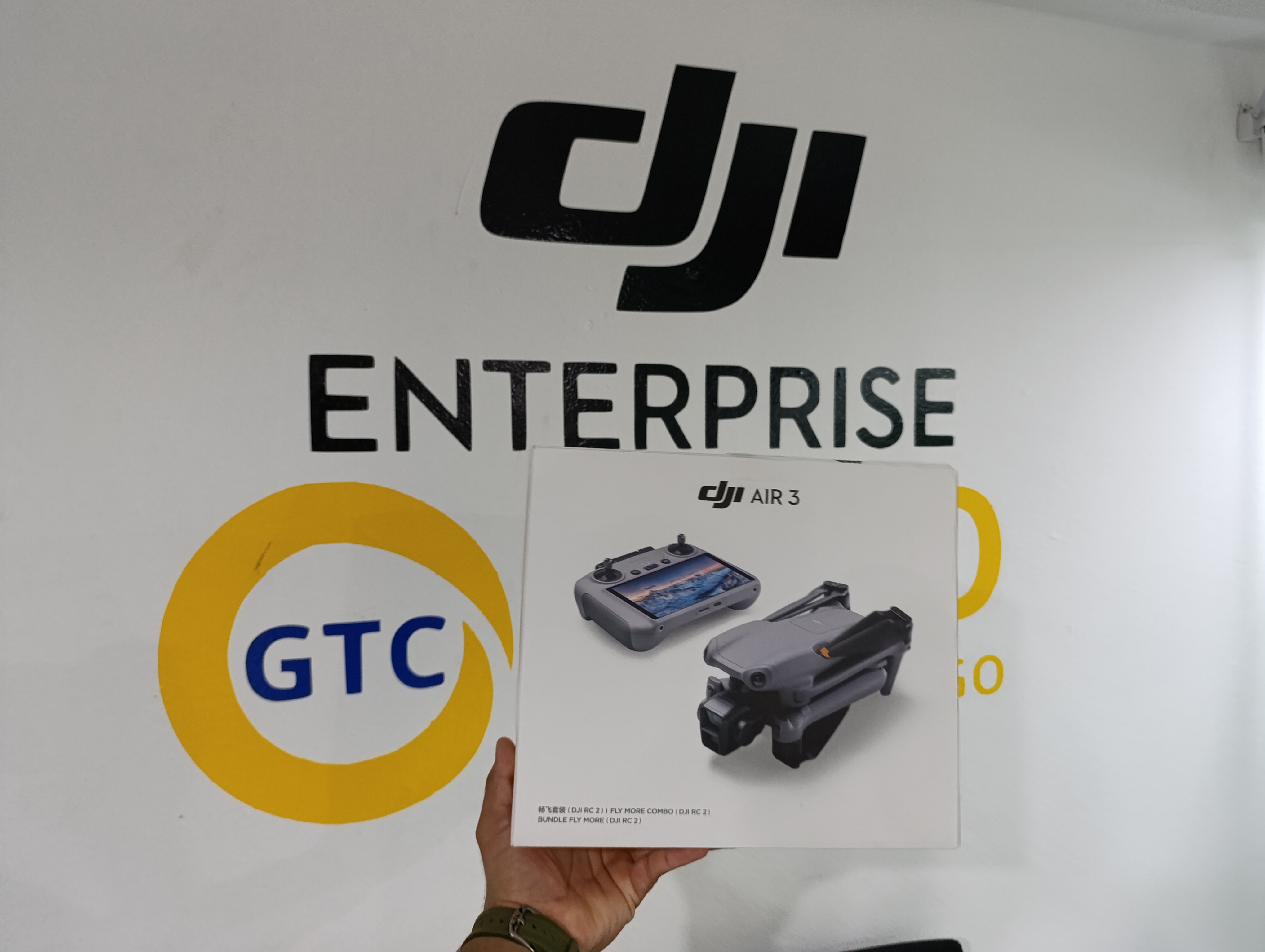 otros electronicos - DJI MAVIC AIR 3 COMBO 0