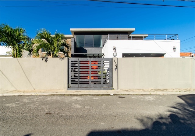 casas - Casa con piscina en Venta en Proyecto cerrado. 0