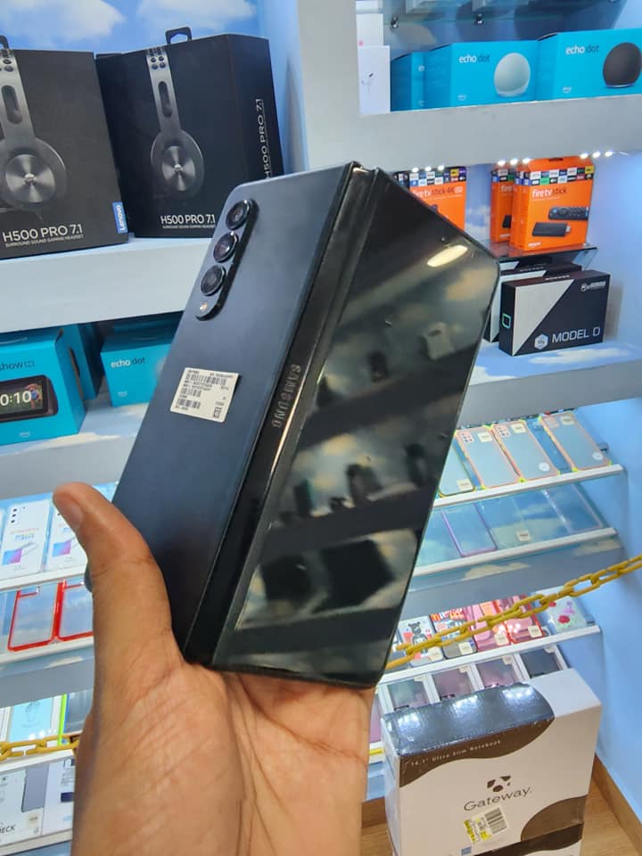 celulares y tabletas - Samsung Galaxy Z Fold 3 256gb 3