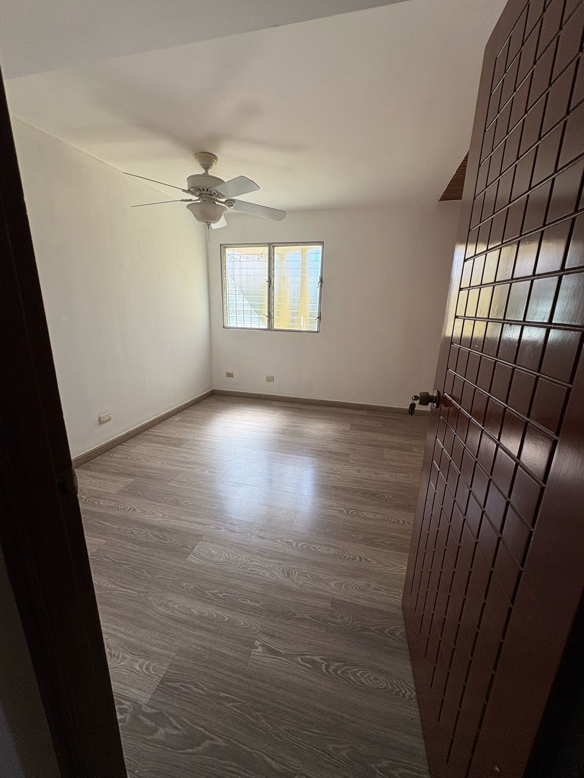 casas - Casa en alquiler Urbanización Fernandez de 4 Hab. 1
