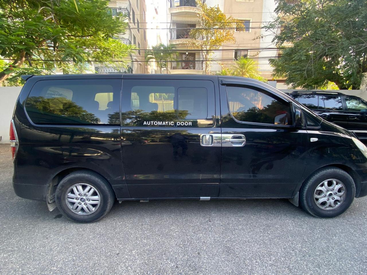 otros vehiculos - Hyundai Starex GDI 2010 1