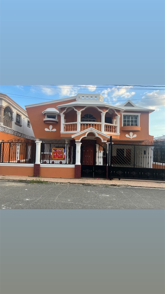 casas - Venta de casa en la autopista de san Isidro prado oriental con 5Hab y 4 Parqueos 0