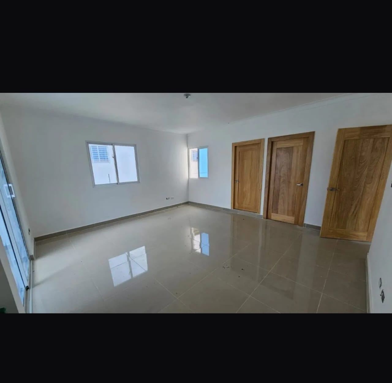 casas - av república de Colombia esquina autopista duarte 
casa 2 niveles  8
