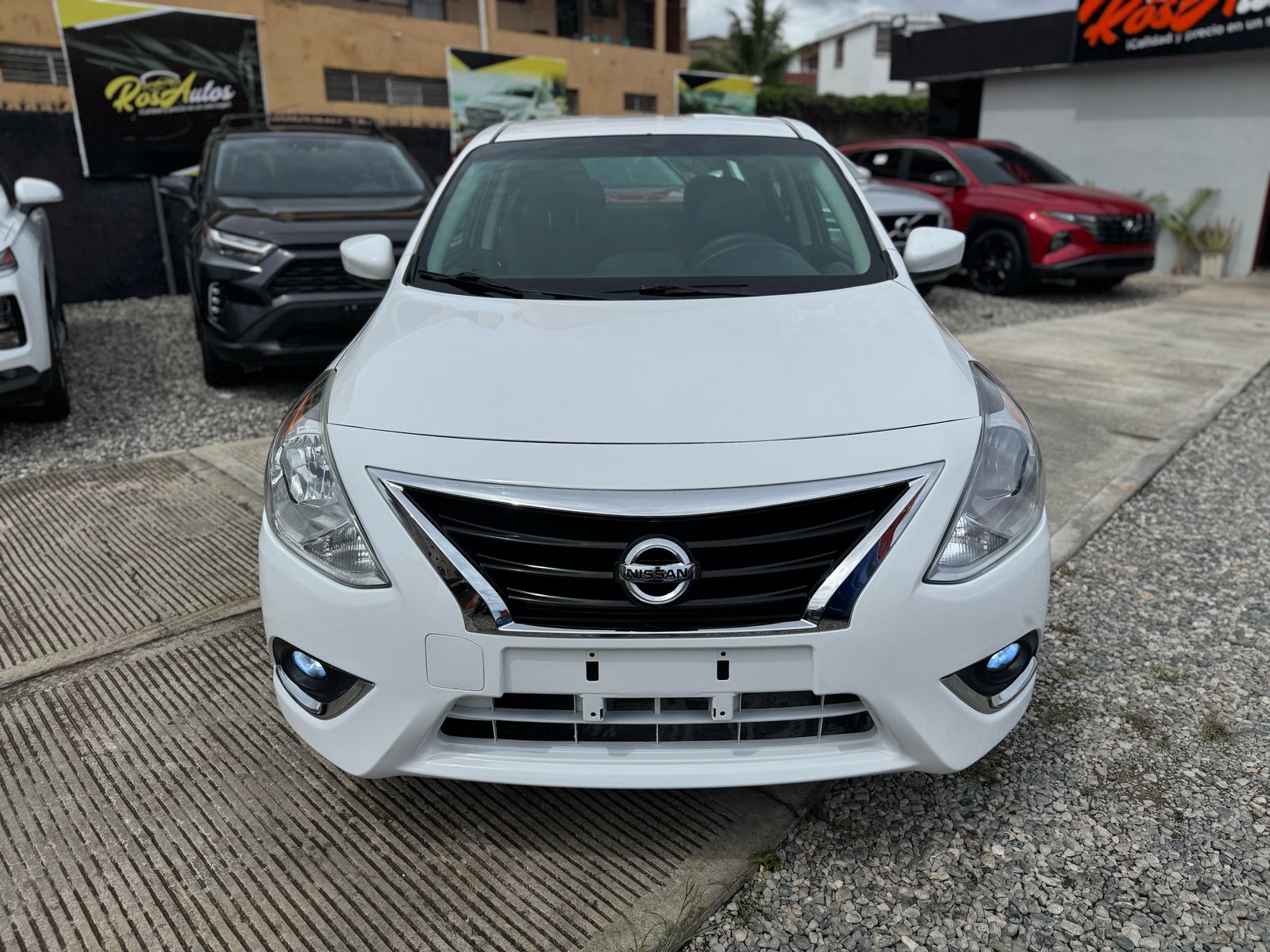 carros - Nissan Versa SV 2016 1