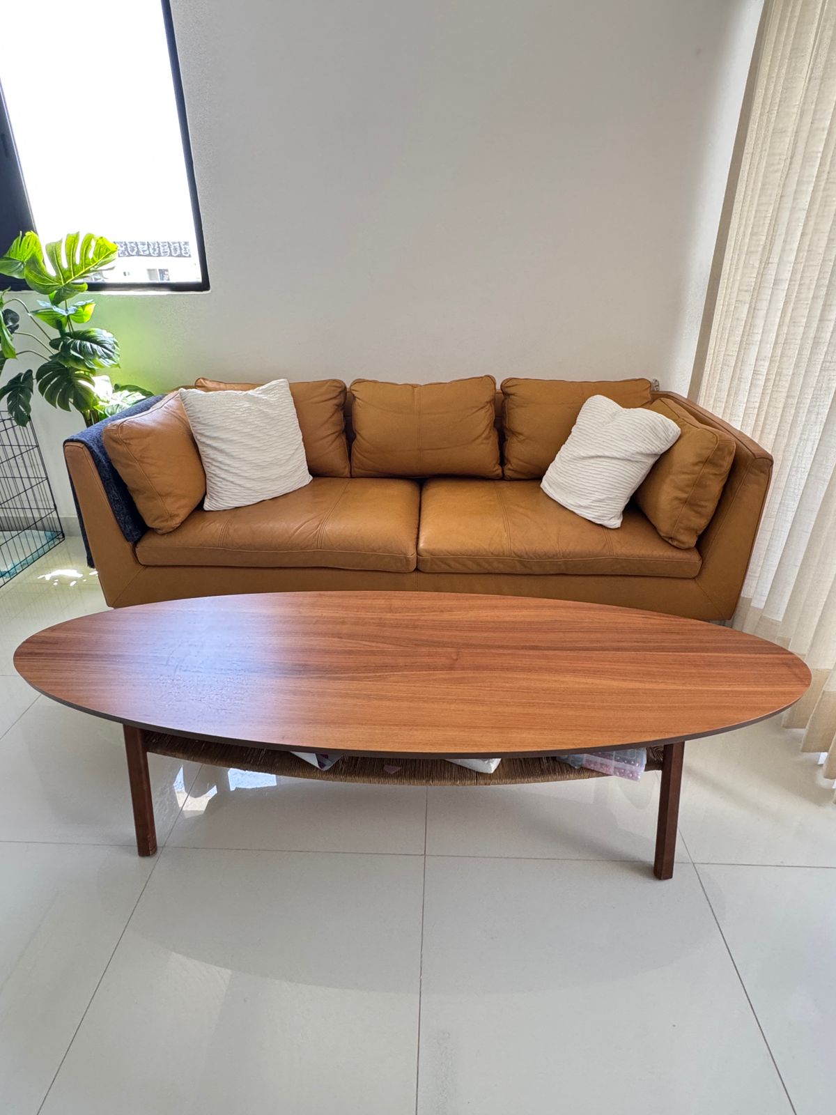 muebles y colchones - Mueble de 3 plazas como nuevo 100% piel y mesa. 12 2