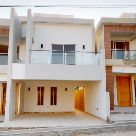 casas - venta de casa en la autopista de san Isidro brisa oriental Santo Domingo este 