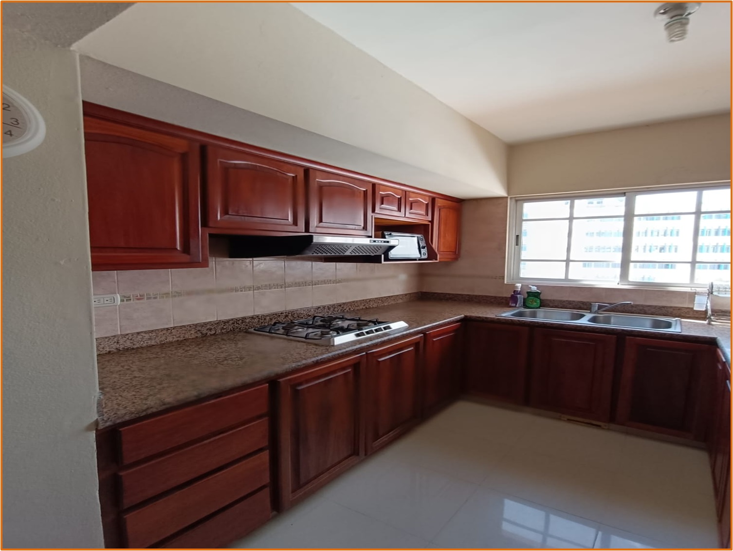 apartamentos - Apto en la Esperilla, RES. ESCORIAL X, AV. BOLIVAR, 170 Mts.2, 2 HABS.,  frente  4