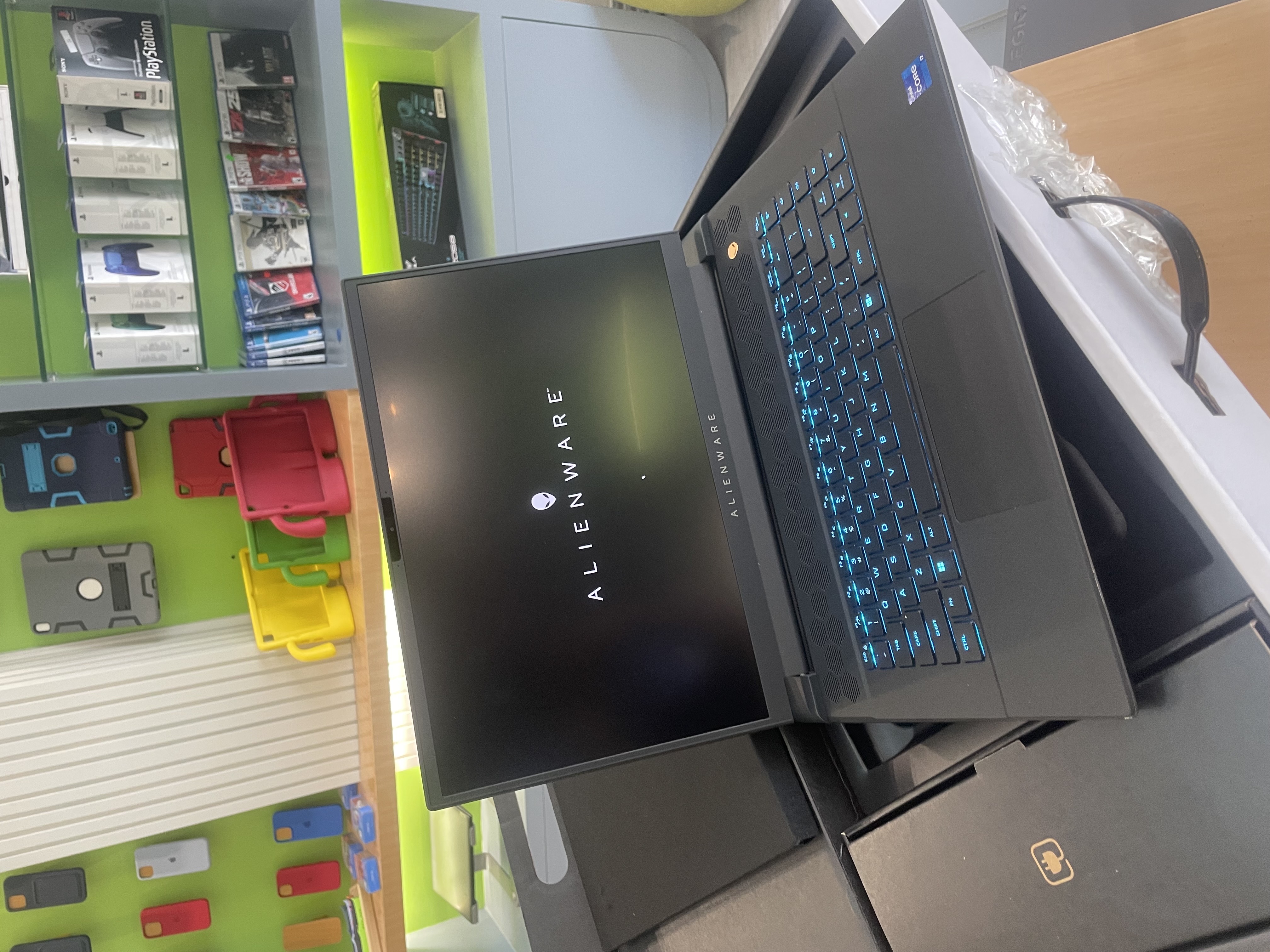 computadoras y laptops - LAPTOP ALIENWARE 13th generación INTEL CORE i7 RTX 4070 16Gb de ram 1Tb SSD 2