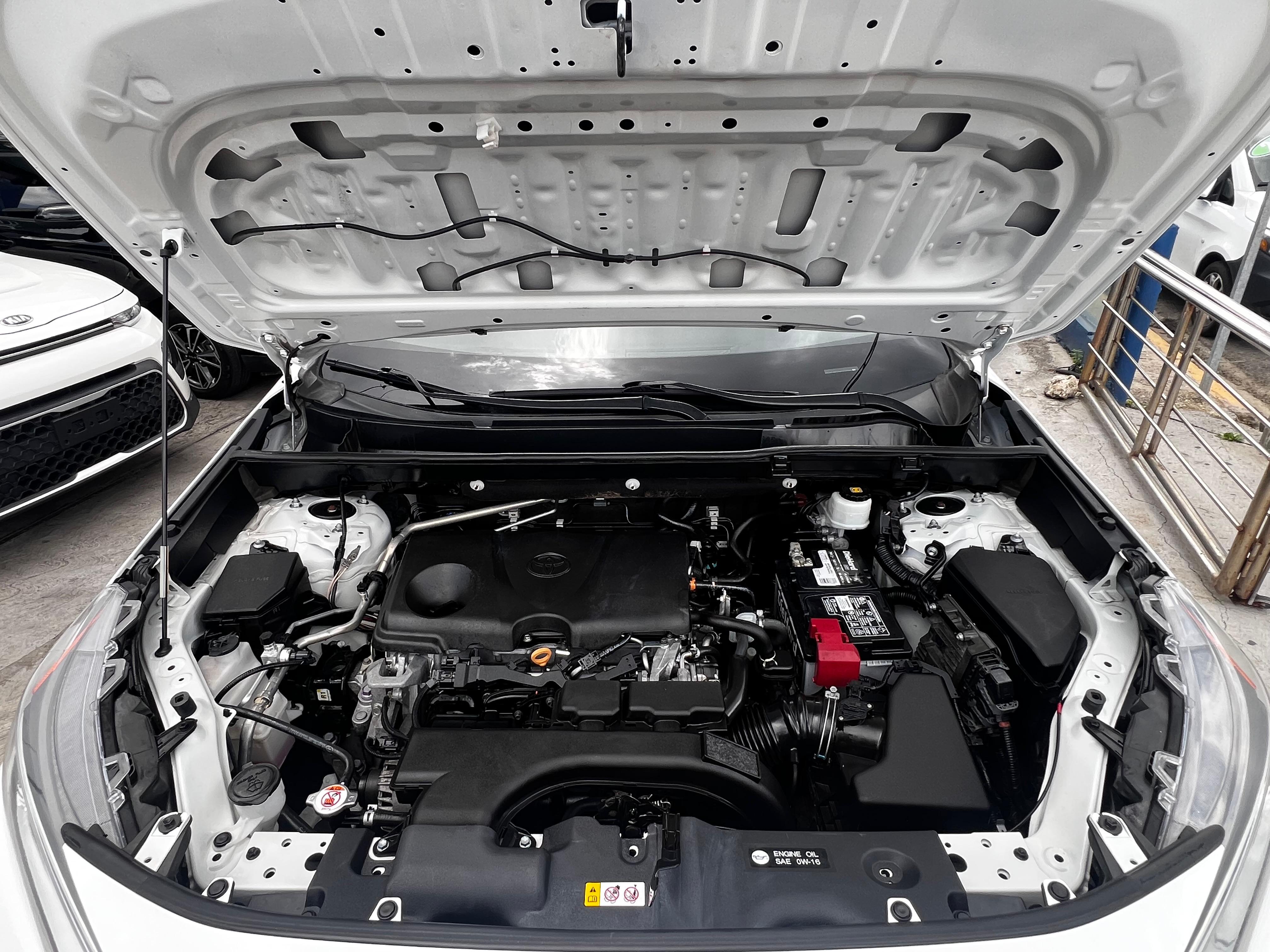 jeepetas y camionetas - Toyota RAV4 XLE Premium 2019 7