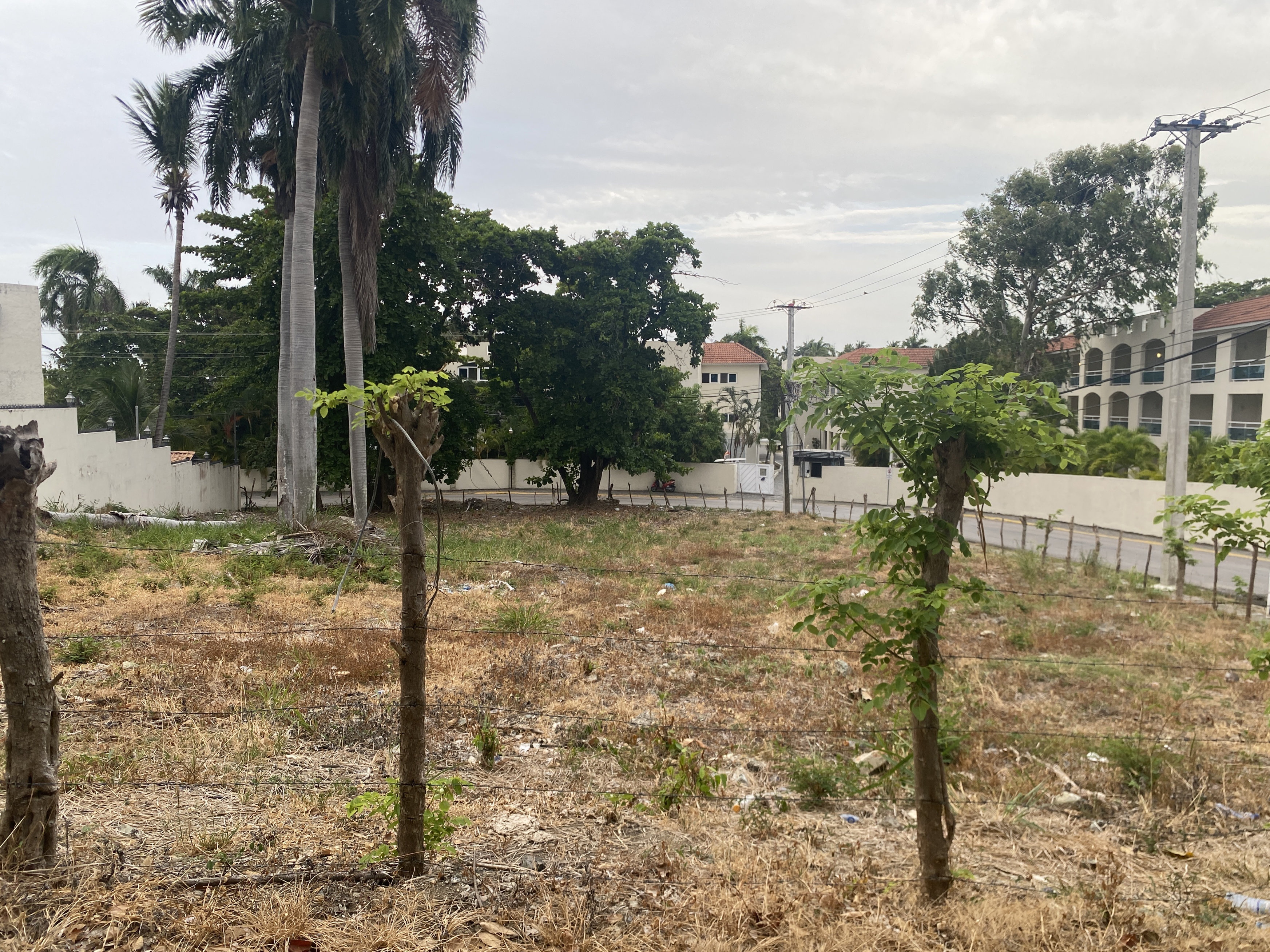 solares y terrenos - solar próximo a la playa en cofresi Pto plata  5
