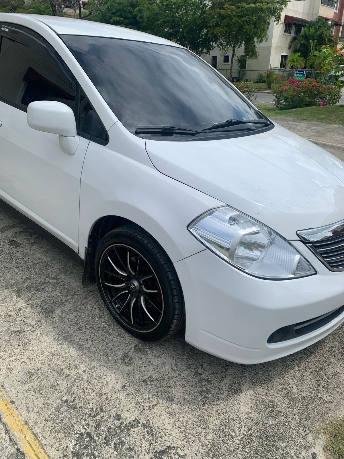 carros - Nissan Versa 12 5