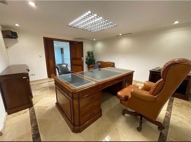 oficinas y locales comerciales - Local en Naco Amplio 2