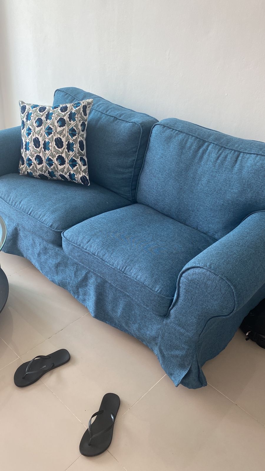 muebles y colchones - Mueble tapizado de IKEA de dos asientos