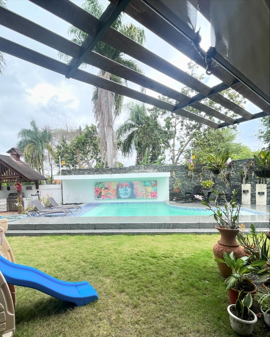 casas - SE VENDE CASA CERCA A LA EMBAJADA AMERICANA 0