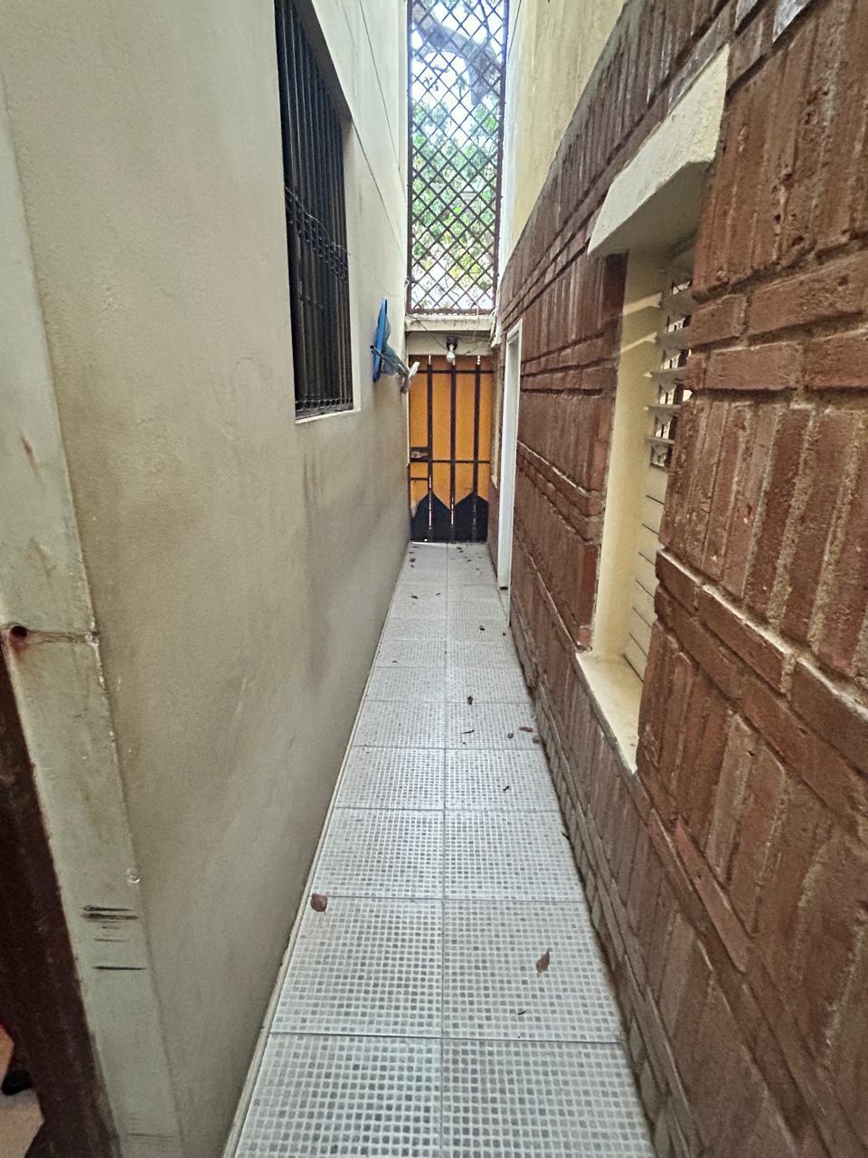 casas - Vendo casa en la Av. Independencia  6