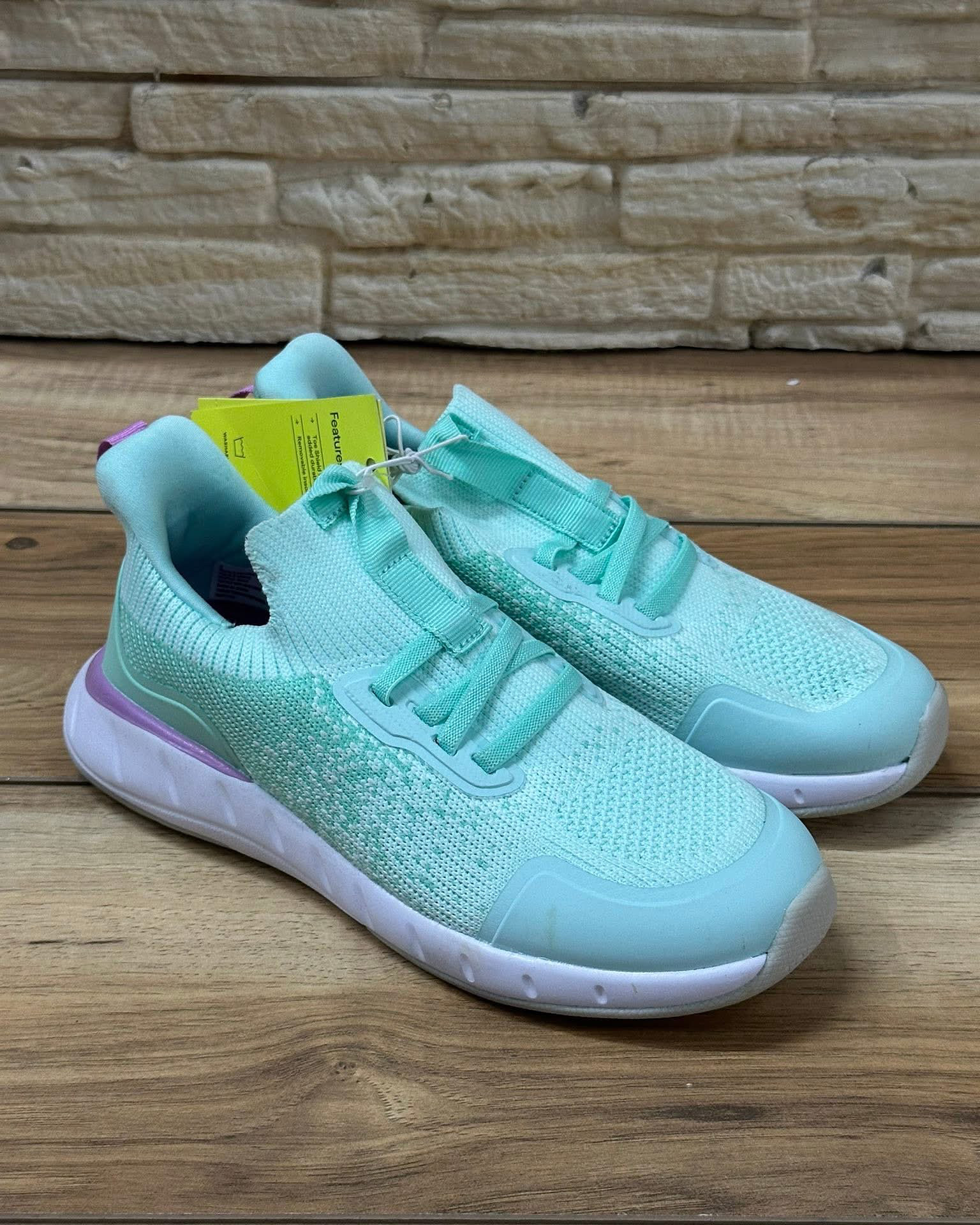 ropa y zapatos - tenis size 5 americano 37 ( lo puede usar una dama size 7)  0