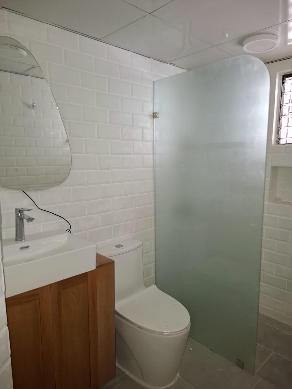 apartamentos - SE ALQUILA APARTAMENTO EN LOS
CACICAZGO 5
