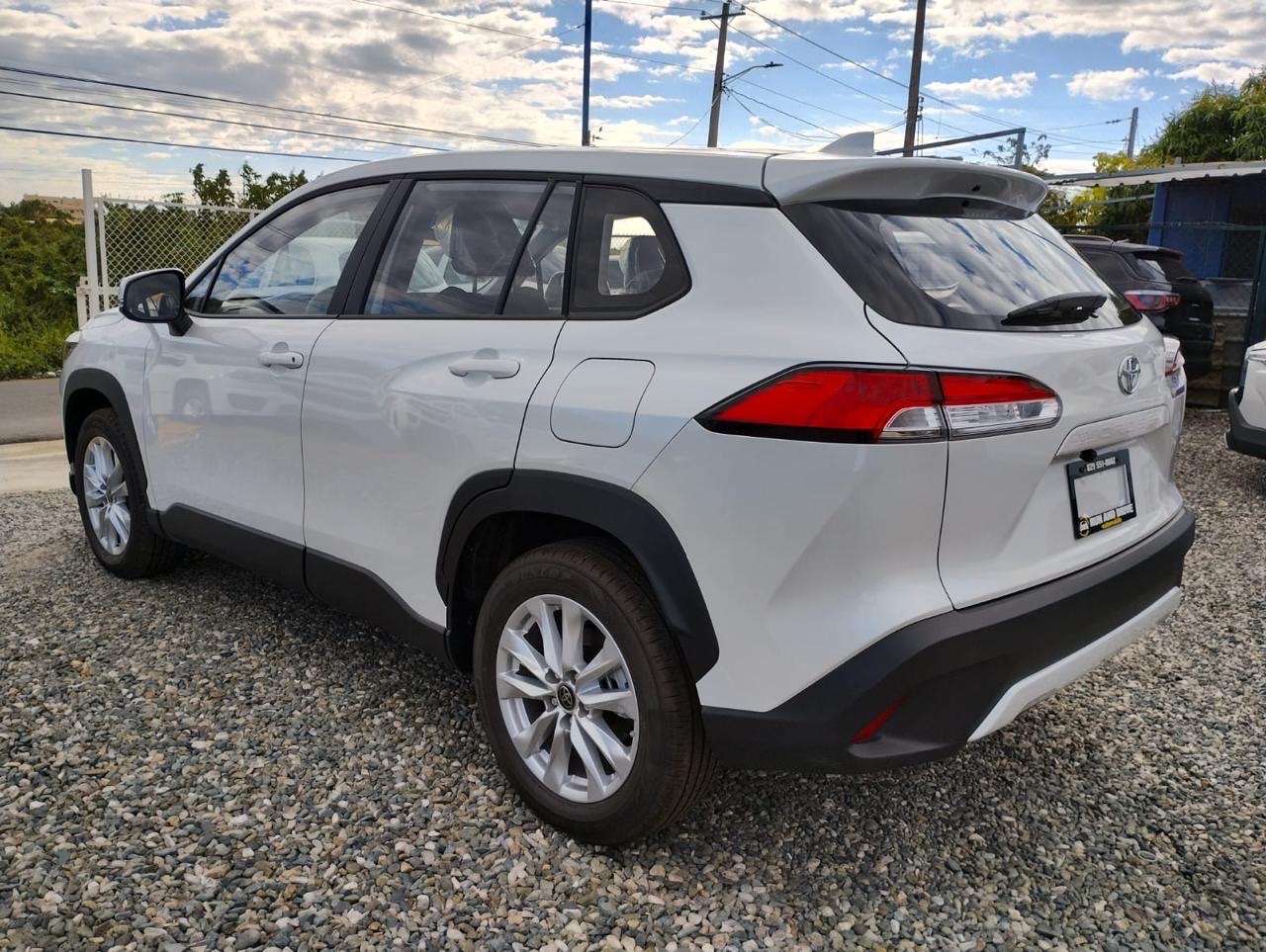 jeepetas y camionetas - COROLLA CROSS 2024 4