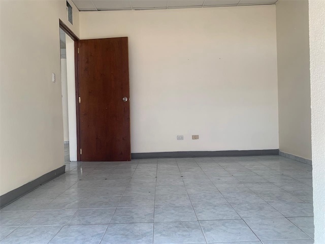 oficinas y locales comerciales - Local en Naco   3