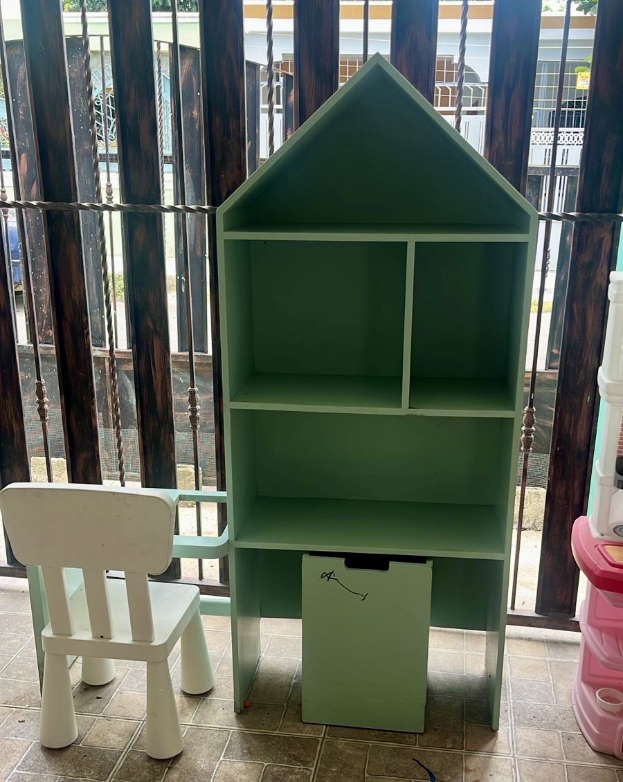 juguetes - Estante de juguetería / librero con forma de casita + silla infantil 0
