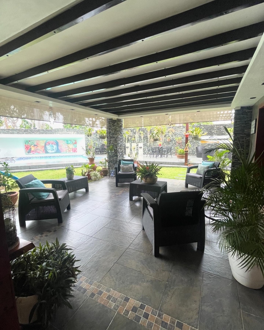 casas - SE VENDE CASA CERCA A LA EMBAJADA AMERICANA 1