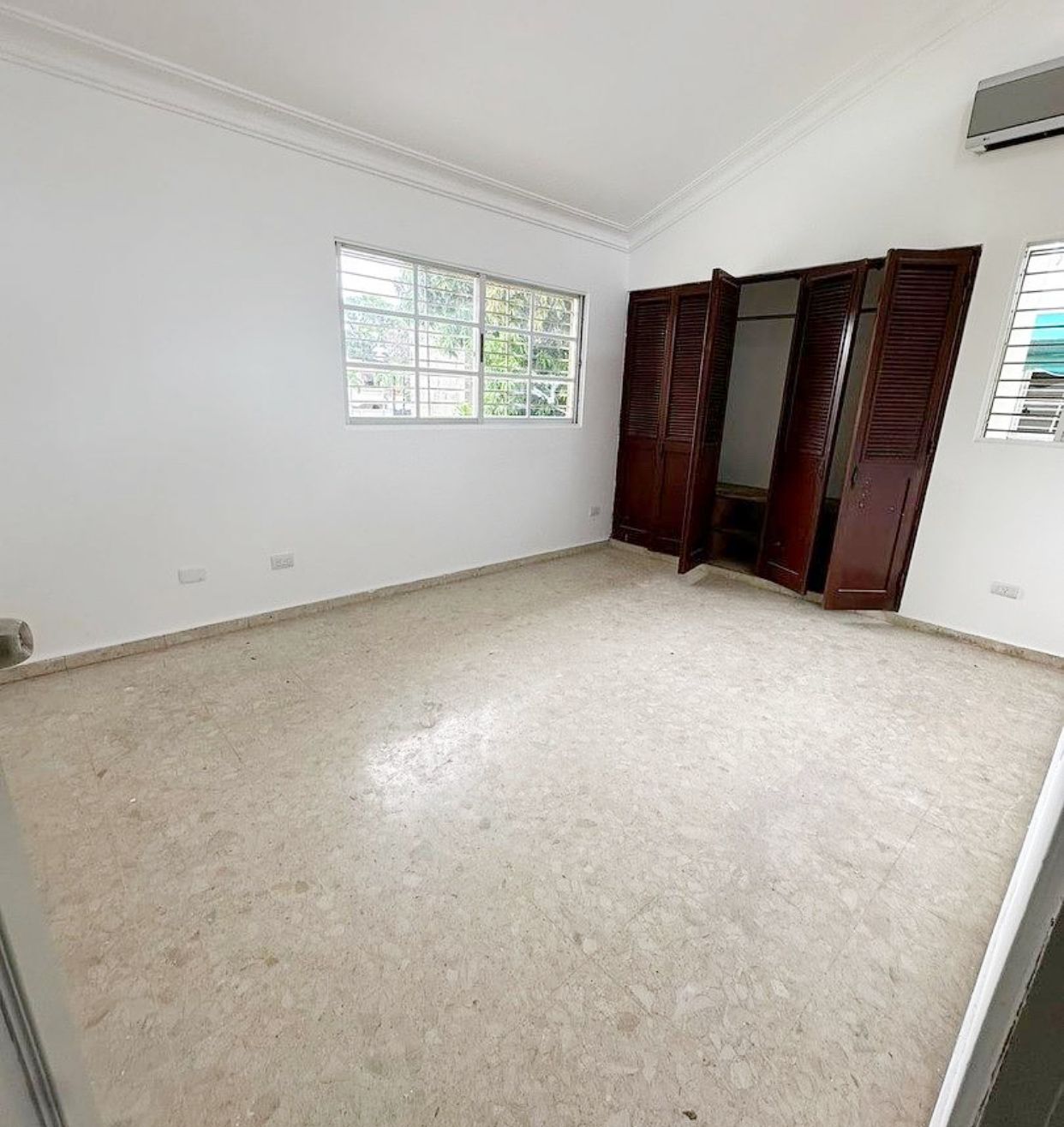 casas - Propiedad comercial en Alquiler  6