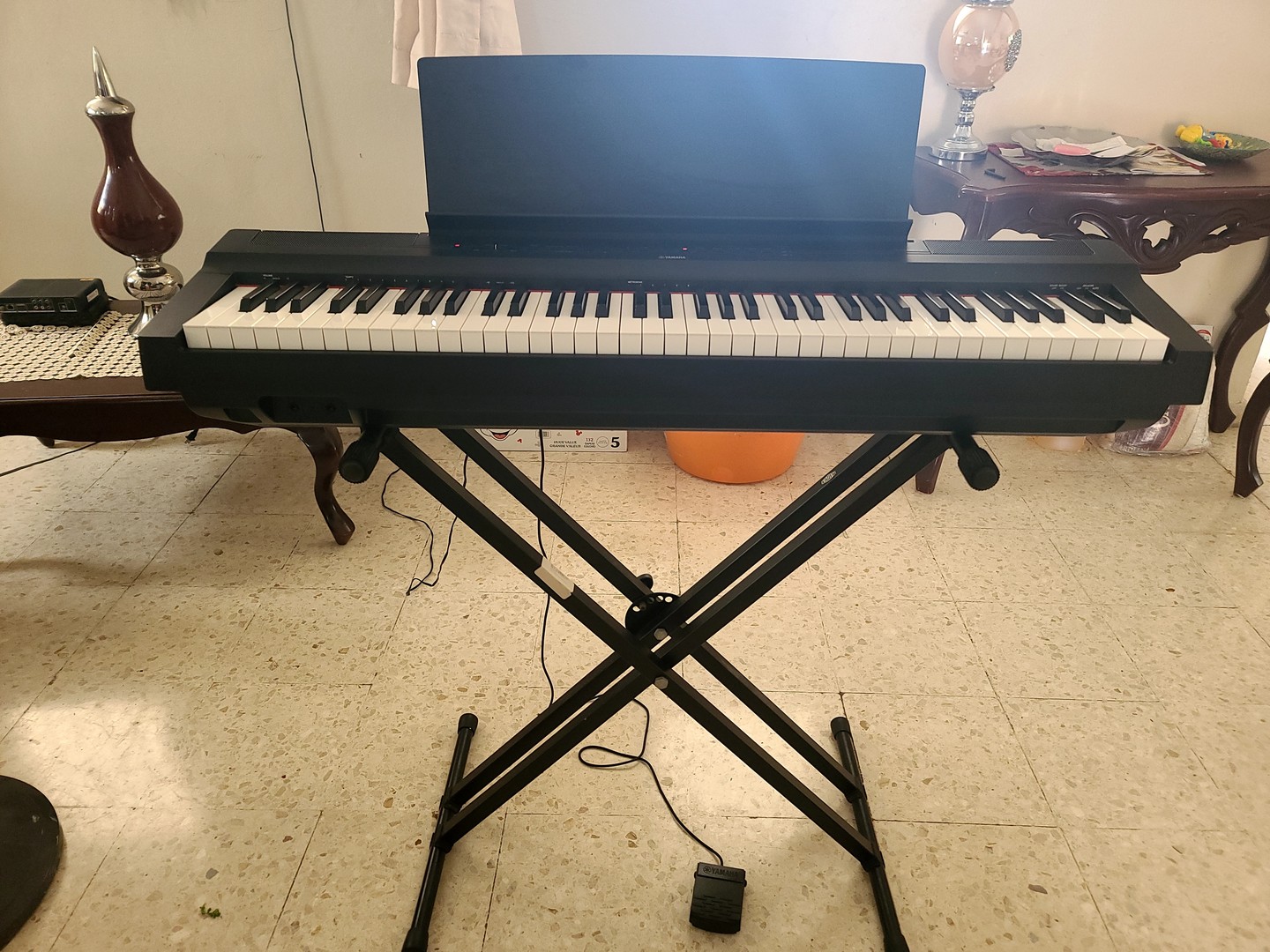 instrumentos musicales - Piano digital Yamaha P-121, 73 teclas, con accesorios incluidos - 40,000 $DOP 3