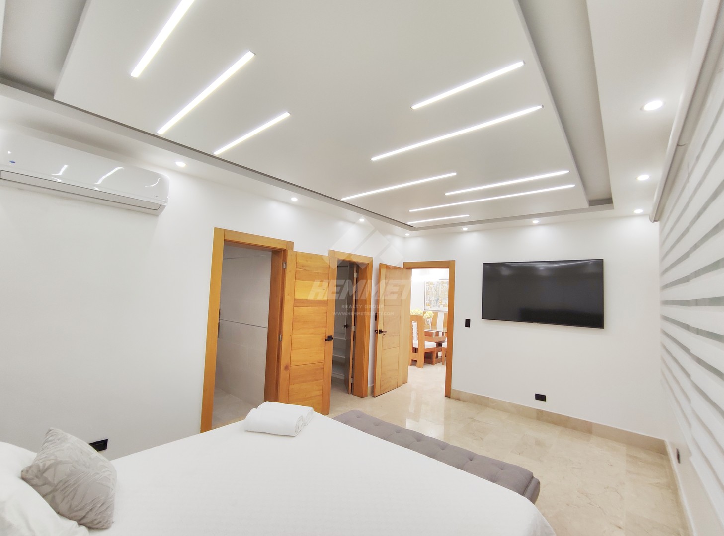 apartamentos - PISO ALTO AMUEBLADO CON TERRAZA PRIVADA Y PISCINA AREA MONUMENTAL SANTIAGO  9