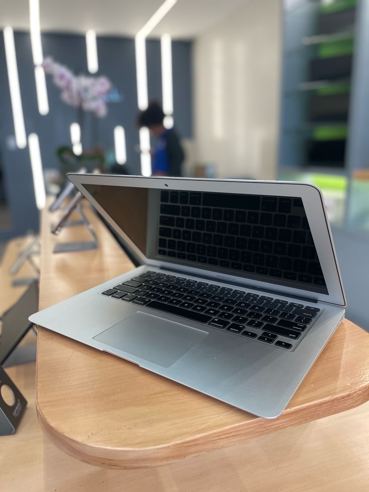 computadoras y laptops - MacBook Air 2017 i5 8Gb de ram 128Gb 2