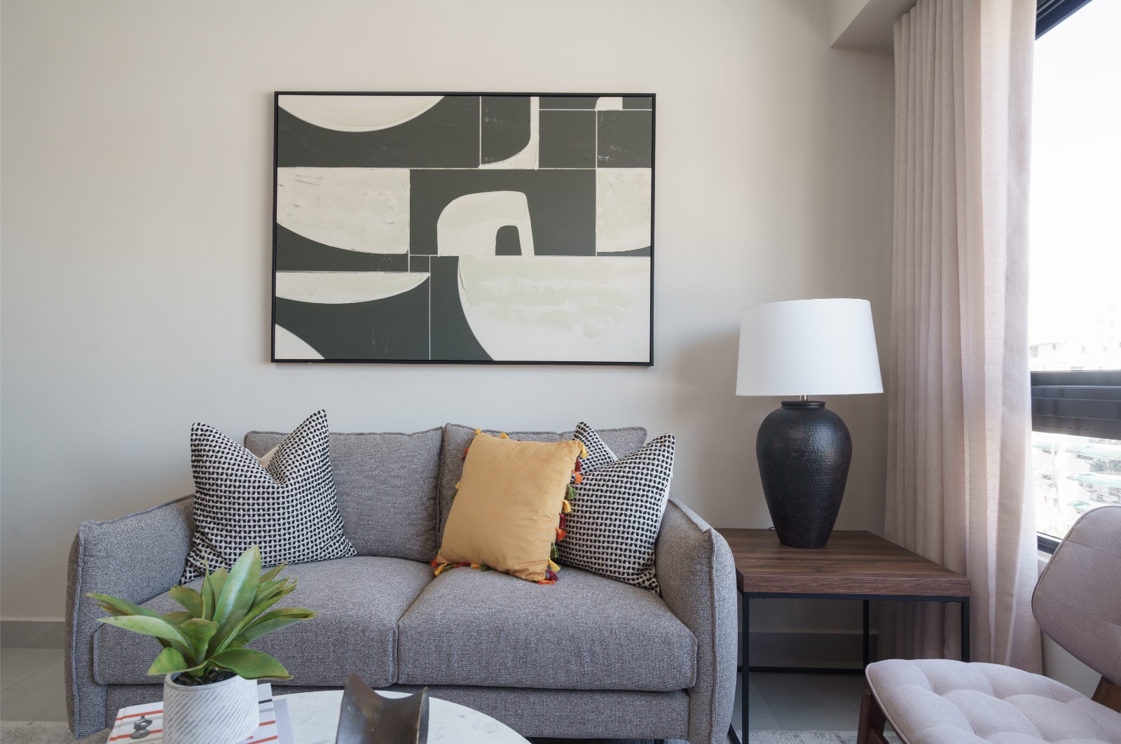 casas - 📍Evaristo Morales 📍

Se Alquila apartamento amueblado.

1 Habitación  9