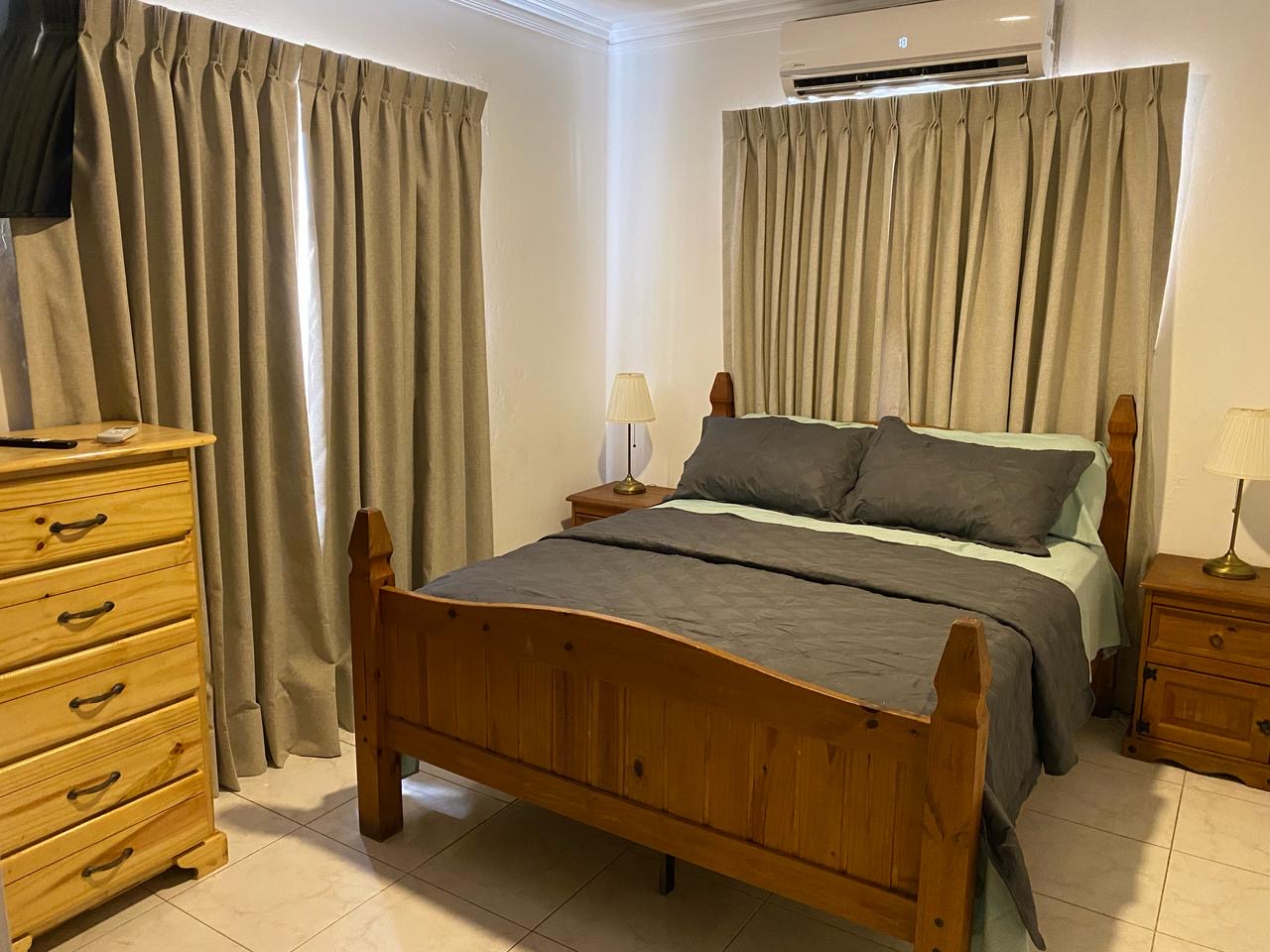 apartamentos - Apto amueblado con una habitación, tercer piso 1