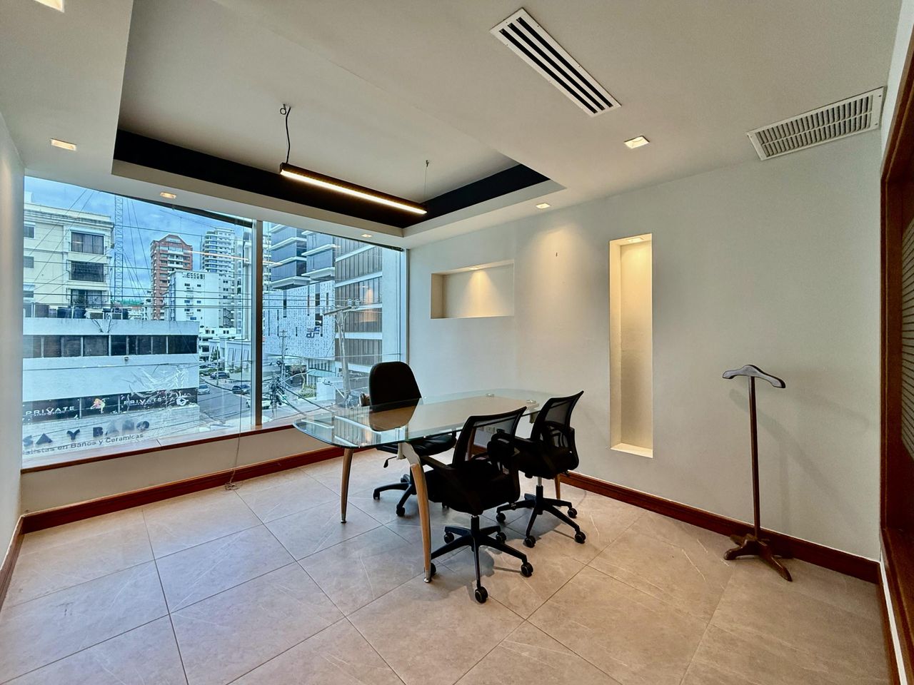 oficinas y locales comerciales - Oficina corporativo en Piantini  1