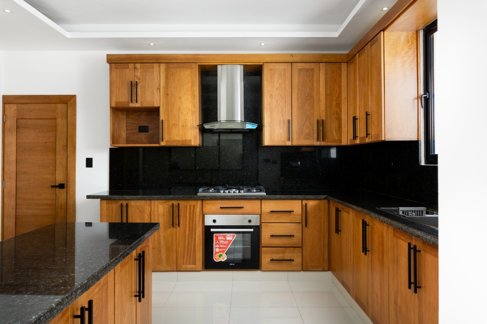 casas - Moderna Vivienda en Residencial Cerrado, Ave. 27 de Febrero 8