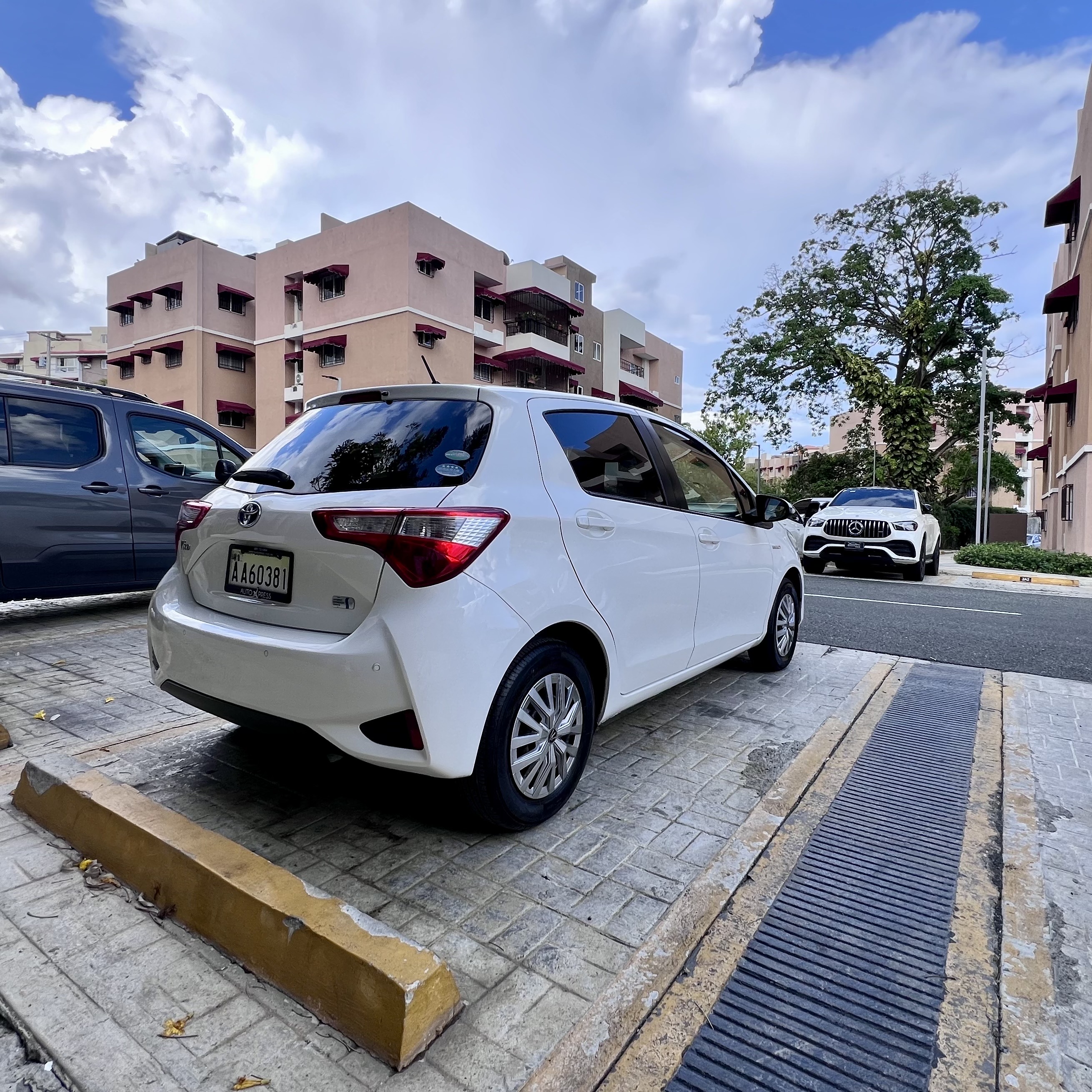carros - Toyota Vitz Híbrido 2019 en venta - exelente para andar en la ciudad.  5