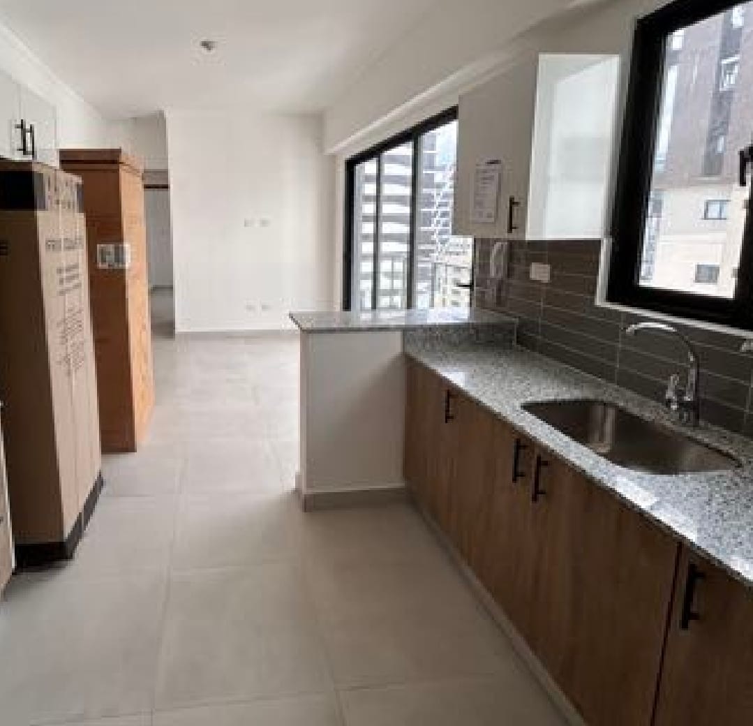 apartamentos - Vendo serralles piso 10 una hab 1.5 baños parqueo  5