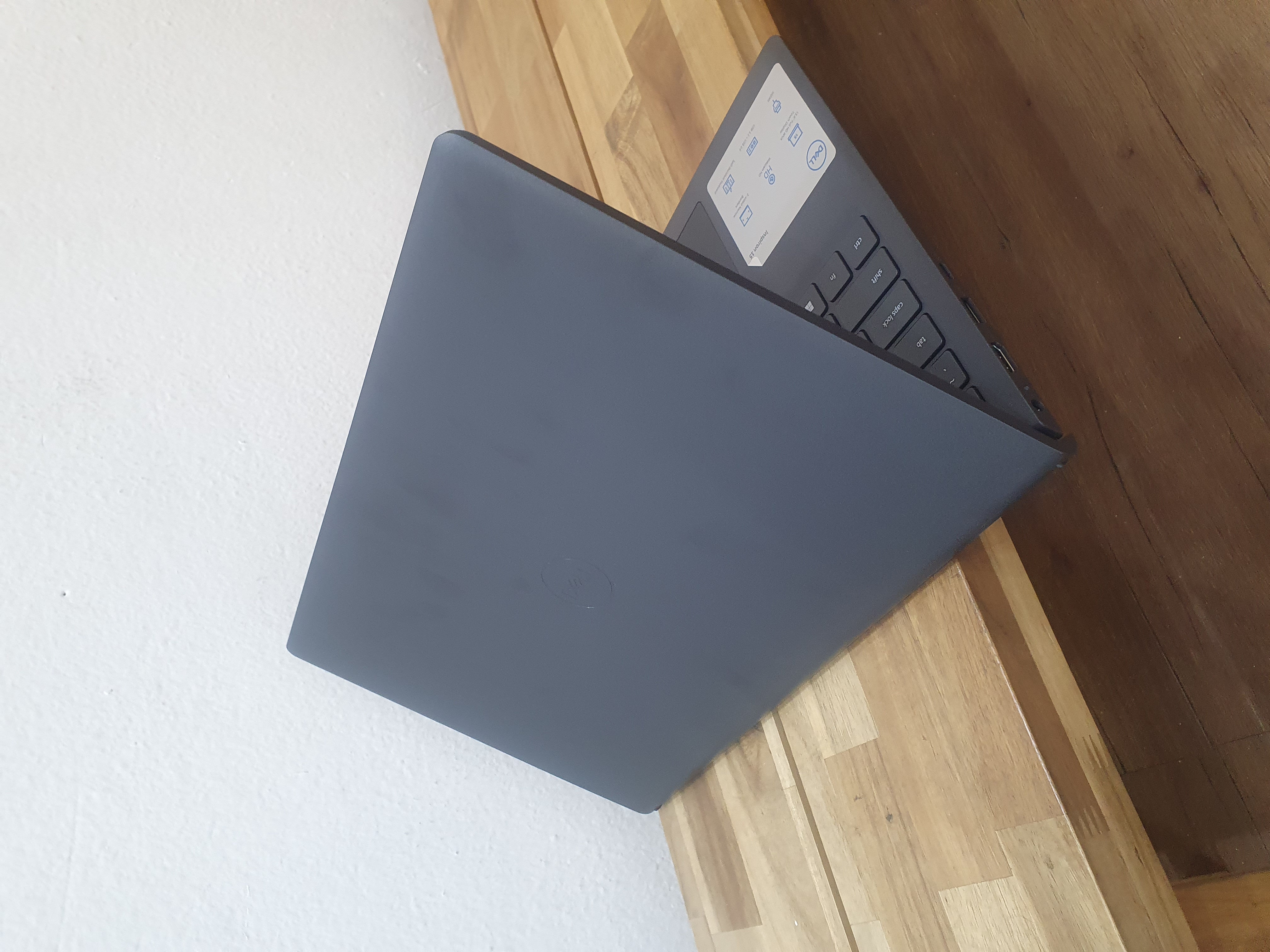 computadoras y laptops - Laptop Dell Inspiron 15, AMD Ryzen 7 7730U, 16GB RAM, 512GB SSD, 15.6" FHD nueva 4