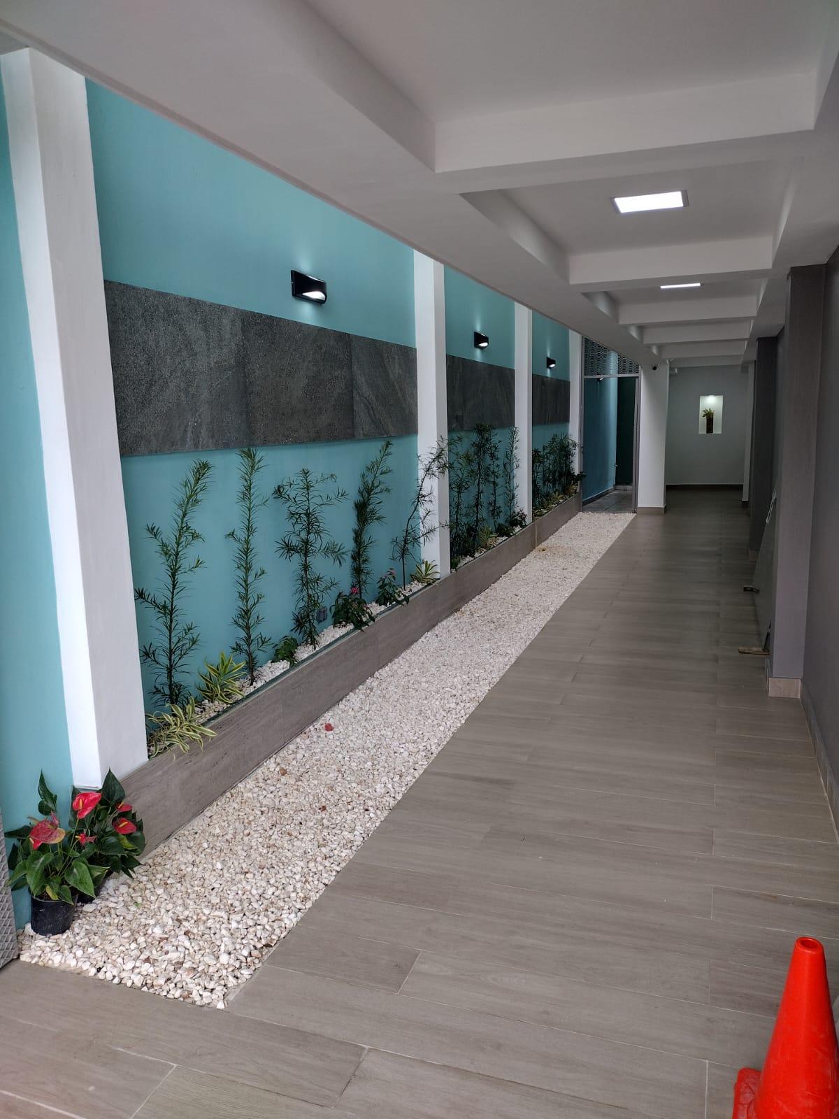 oficinas y locales comerciales - Alquiler de locales comerciales en Alma Rosa I 3