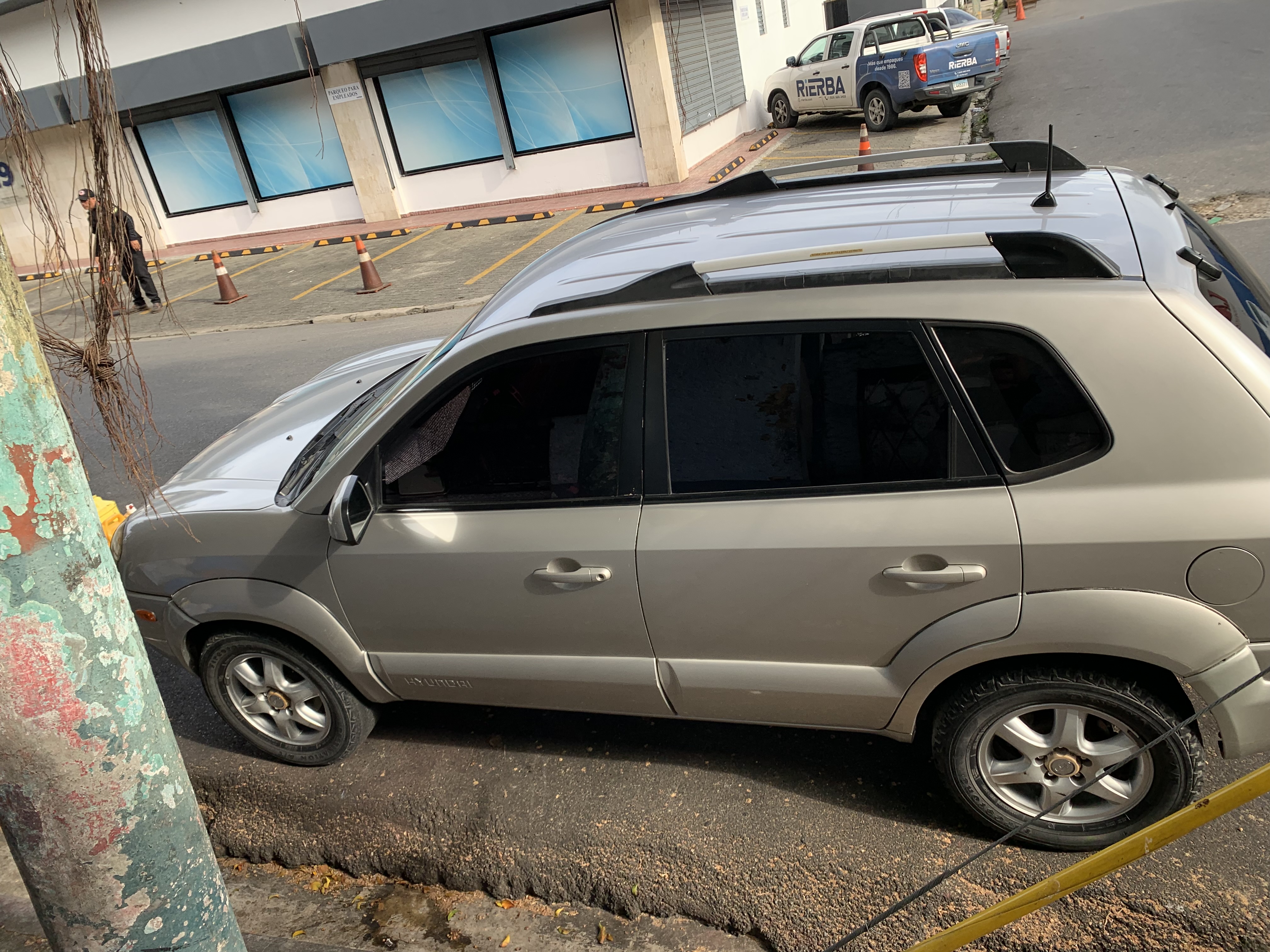 jeepetas y camionetas - Hyundai tucson 2005 3