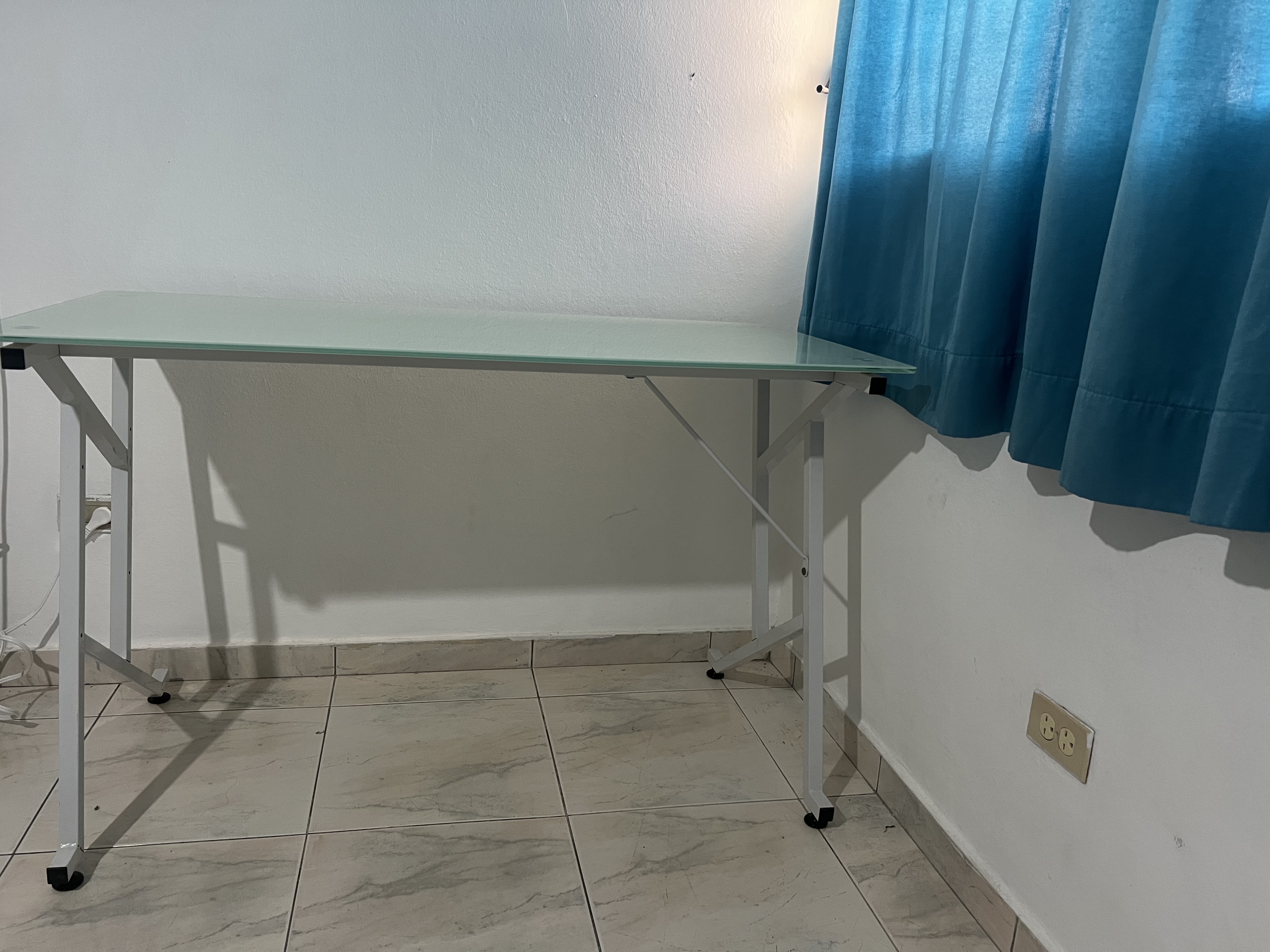 articulos de oficina - Escritorio blanco cristal