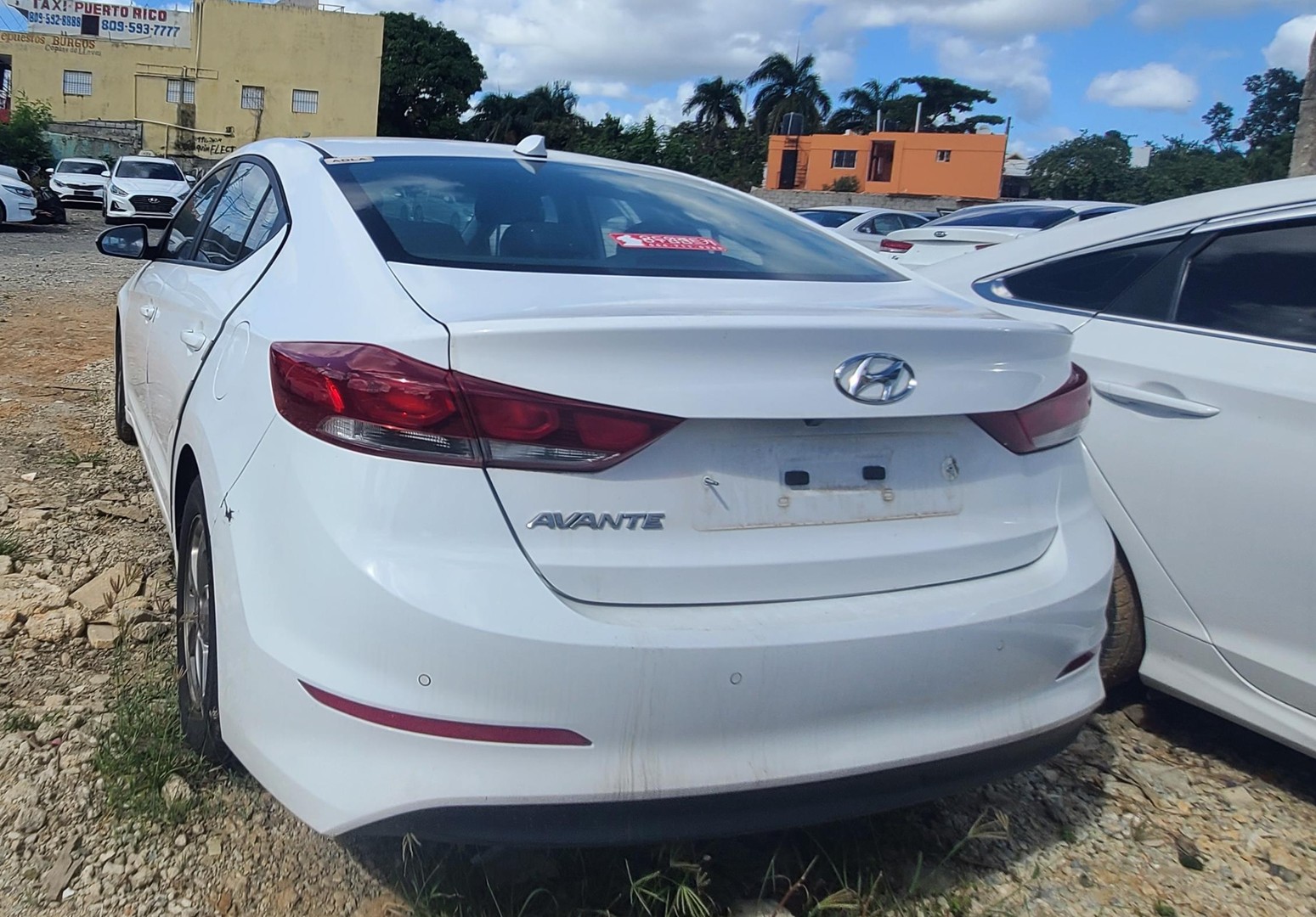 carros - HYUNDAI AVANTE 2017 BLANCODESDE: RD$705,100.00 5