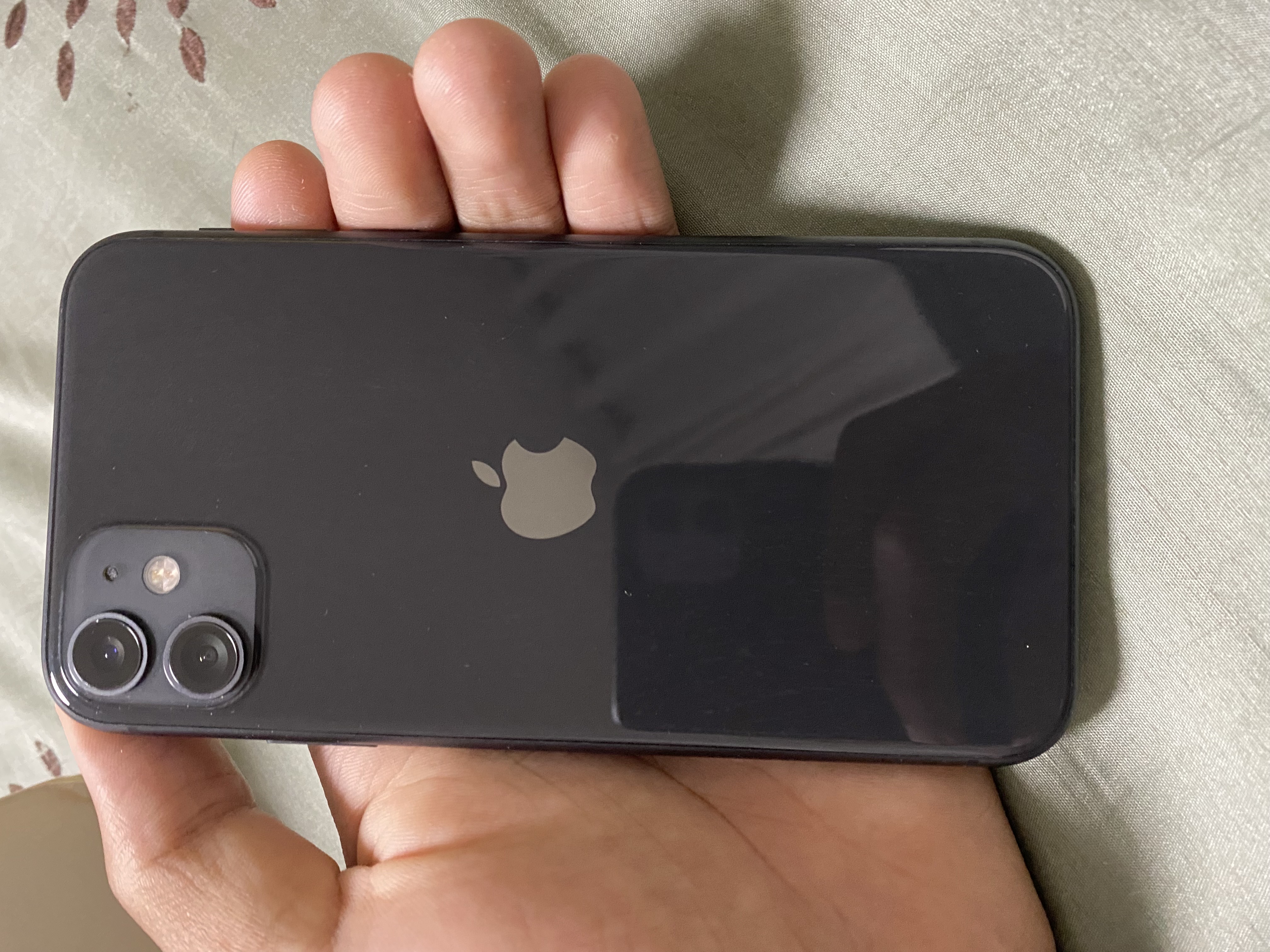 celulares y tabletas - Celular IPhone 11, negro, 64 GB, Desbloqueado de fábrica. 2