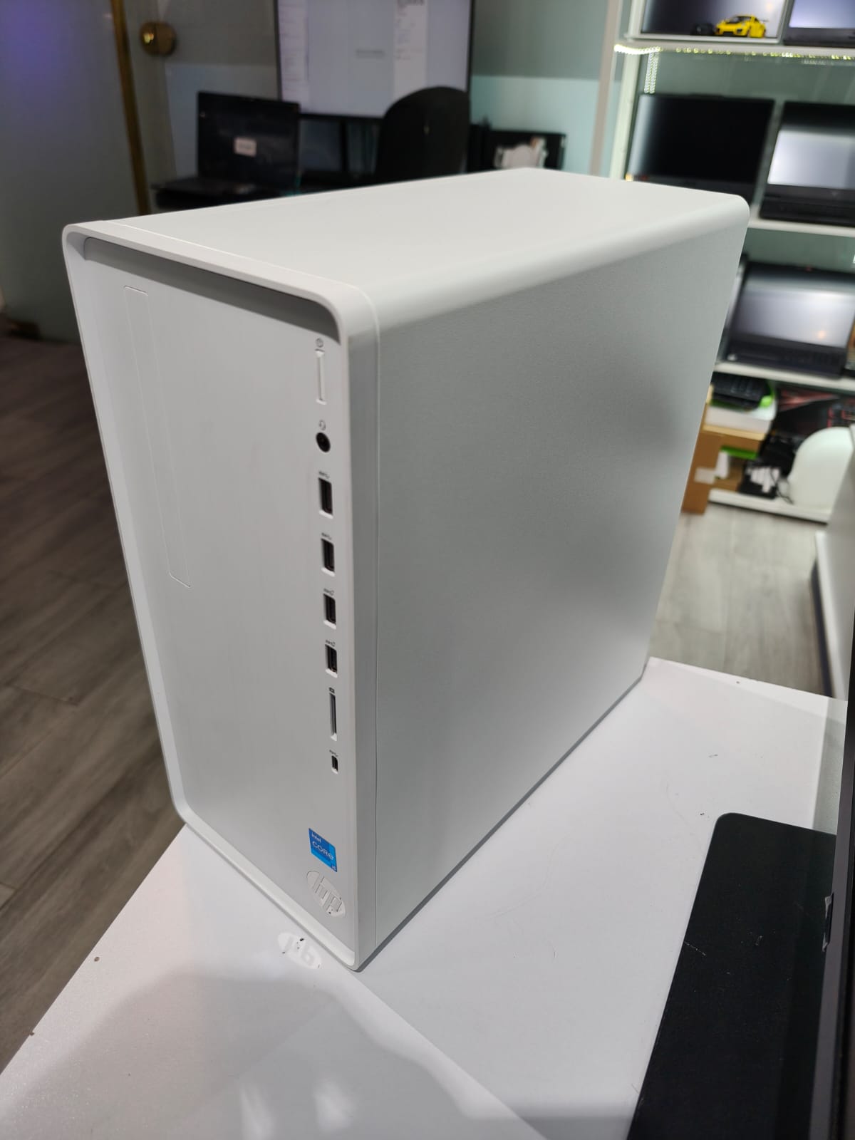 computadoras y laptops - Cpu Hp Pavilion i5-12400 Ram 32GB Disco 512GB Wifi 4