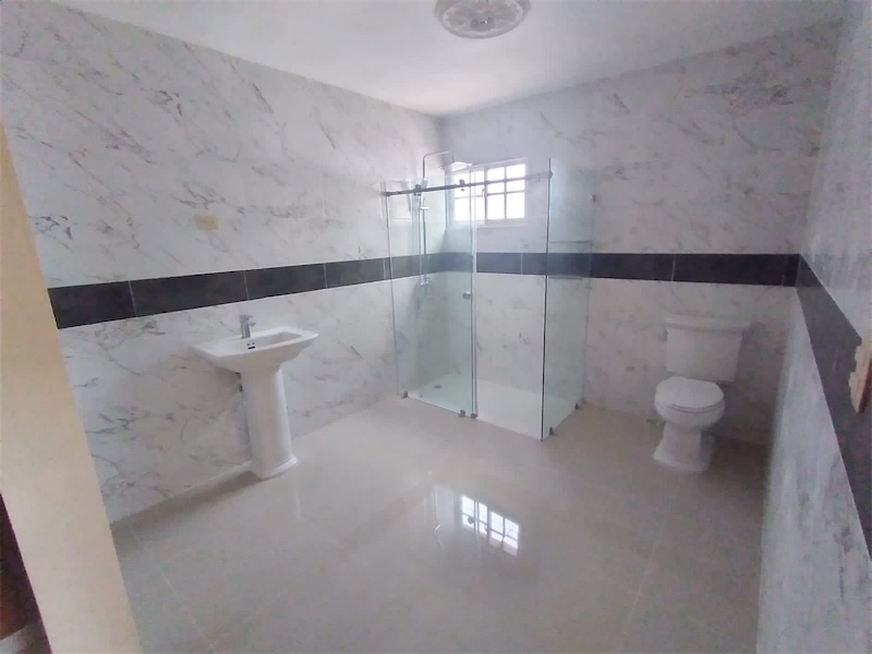 casas - Venta de casa en la autopista de san Isidro con 432mts mirador del este 3